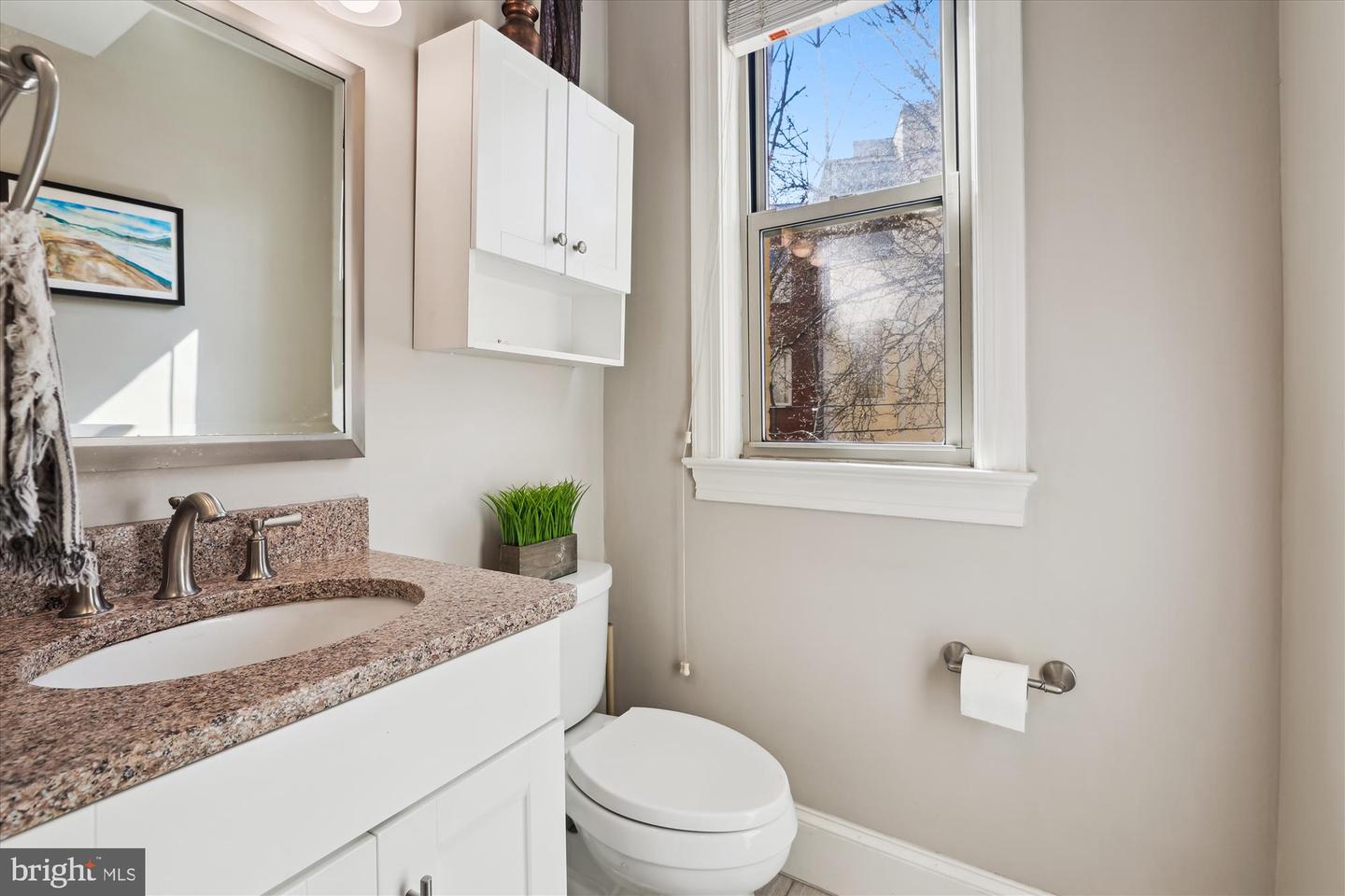 18 9TH ST NE #207, WASHINGTON, District Of Columbia 20002, 1 Bedroom Bedrooms, ,1 BathroomBathrooms,Residential,For sale,18 9TH ST NE #207,DCDC2186936 MLS # DCDC2186936