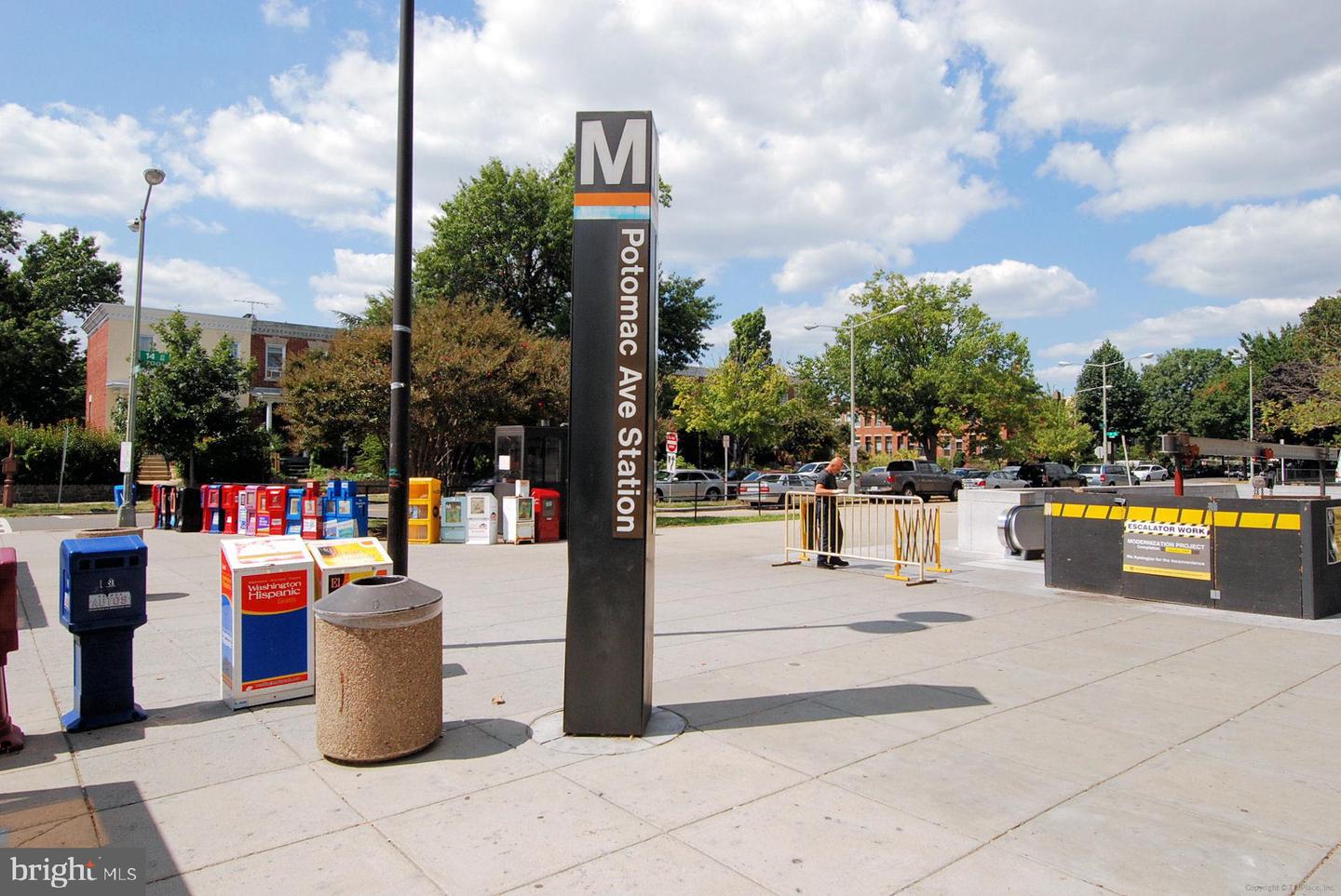 18 9TH ST NE #207, WASHINGTON, District Of Columbia 20002, 1 Bedroom Bedrooms, ,1 BathroomBathrooms,Residential,For sale,18 9TH ST NE #207,DCDC2186936 MLS # DCDC2186936