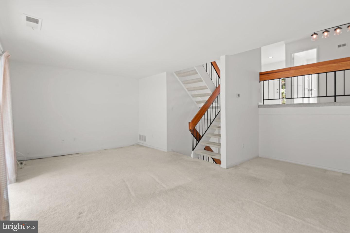 11681 NEWBRIDGE CT, RESTON, Virginia 20191, 4 Bedrooms Bedrooms, ,3 BathroomsBathrooms,Residential,For sale,11681 NEWBRIDGE CT,VAFX2230762 MLS # VAFX2230762