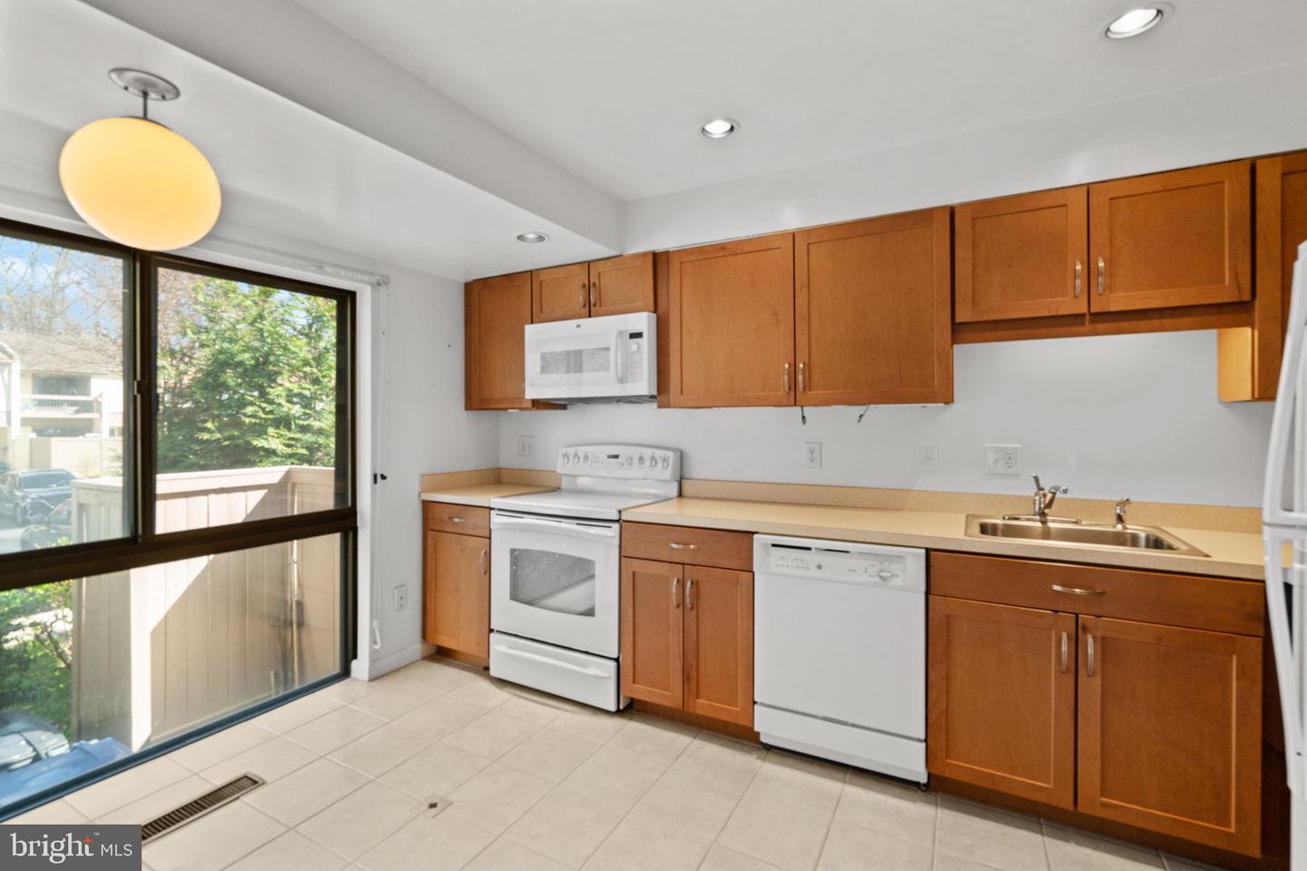 11681 NEWBRIDGE CT, RESTON, Virginia 20191, 4 Bedrooms Bedrooms, ,3 BathroomsBathrooms,Residential,For sale,11681 NEWBRIDGE CT,VAFX2230762 MLS # VAFX2230762