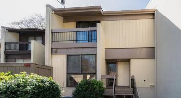 11681 NEWBRIDGE CT, RESTON, Virginia 20191, 4 Bedrooms Bedrooms, ,3 BathroomsBathrooms,Residential,For sale,11681 NEWBRIDGE CT,VAFX2230762 MLS # VAFX2230762