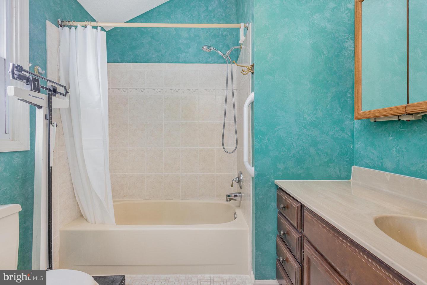 14452 ALPS DR, WOODBRIDGE, Virginia 22193, 5 Bedrooms Bedrooms, ,3 BathroomsBathrooms,Residential,For sale,14452 ALPS DR,VAPW2091510 MLS # VAPW2091510