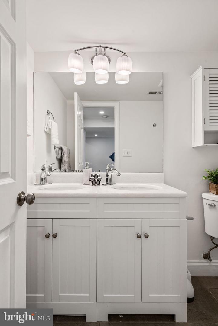 6005 MONTICELLO RD, ALEXANDRIA, Virginia 22303, 3 Bedrooms Bedrooms, ,2 BathroomsBathrooms,Residential,For sale,6005 MONTICELLO RD,VAFX2233252 MLS # VAFX2233252