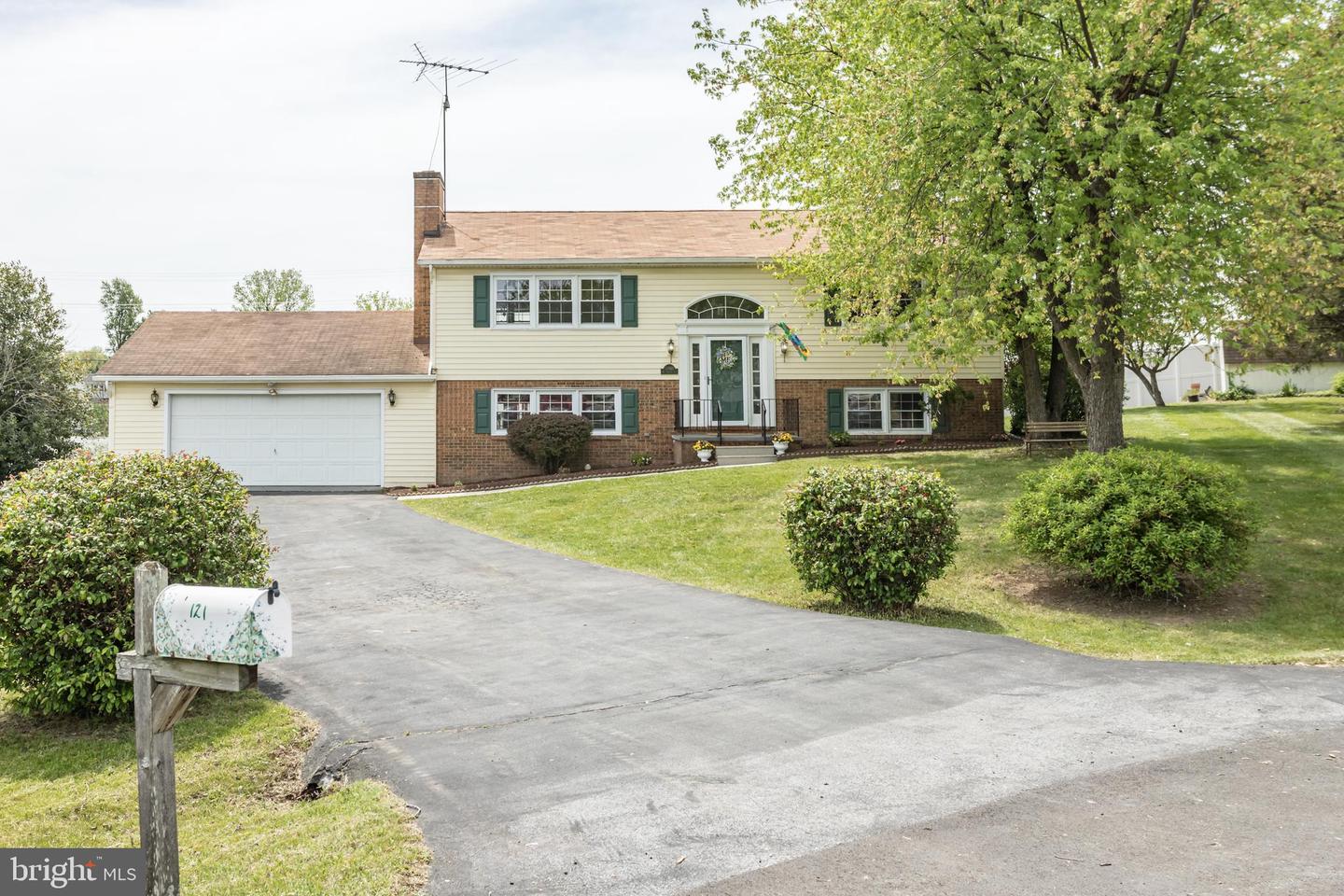 121 DOWNING CIR, STEPHENS CITY, Virginia 22655, 4 Bedrooms Bedrooms, ,2 BathroomsBathrooms,Residential,For sale,121 DOWNING CIR,VAFV2033650 MLS # VAFV2033650