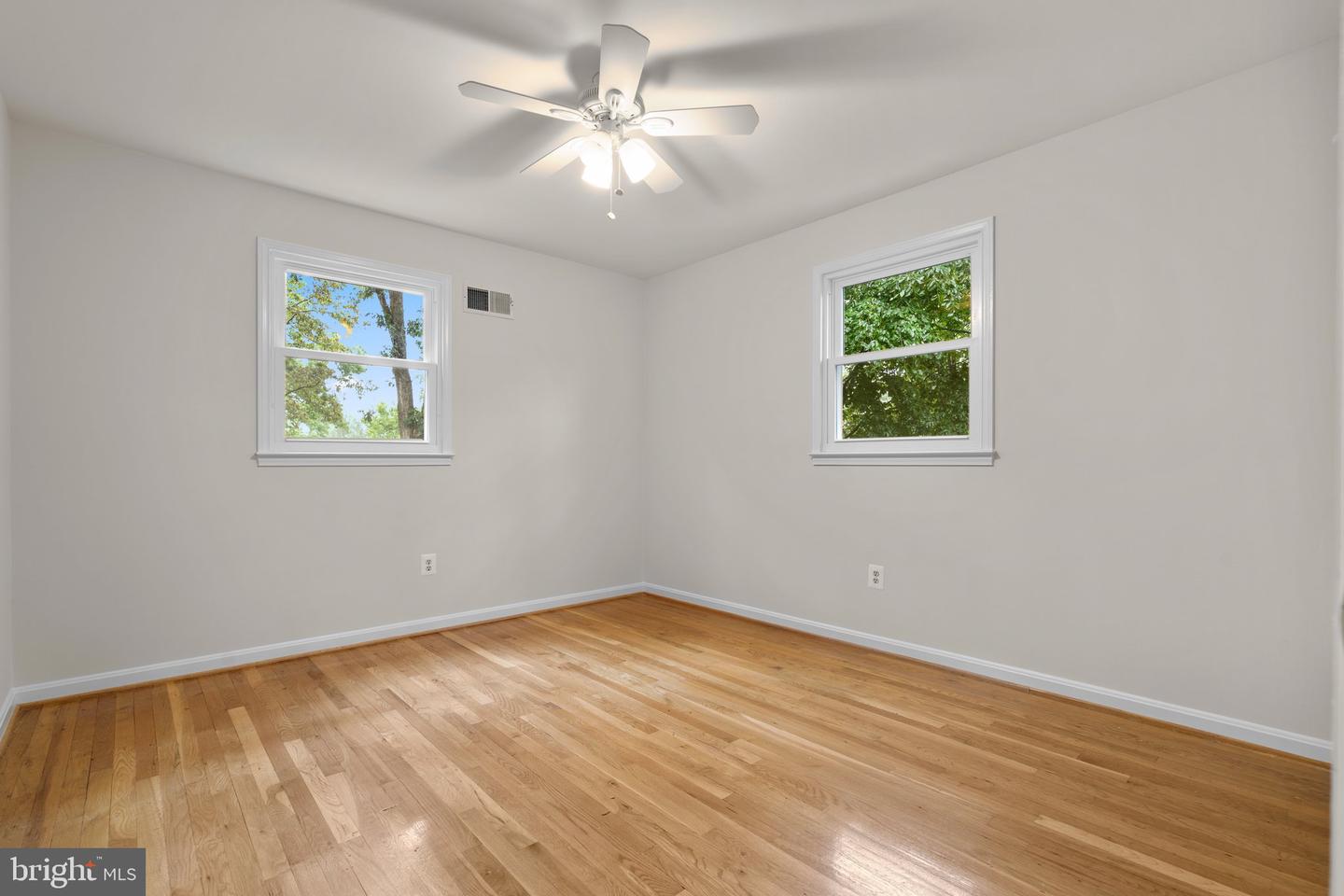 6929 CONSERVATION DR, SPRINGFIELD, Virginia 22153, 4 Bedrooms Bedrooms, ,2 BathroomsBathrooms,Residential,For sale,6929 CONSERVATION DR,VAFX2240446 MLS # VAFX2240446