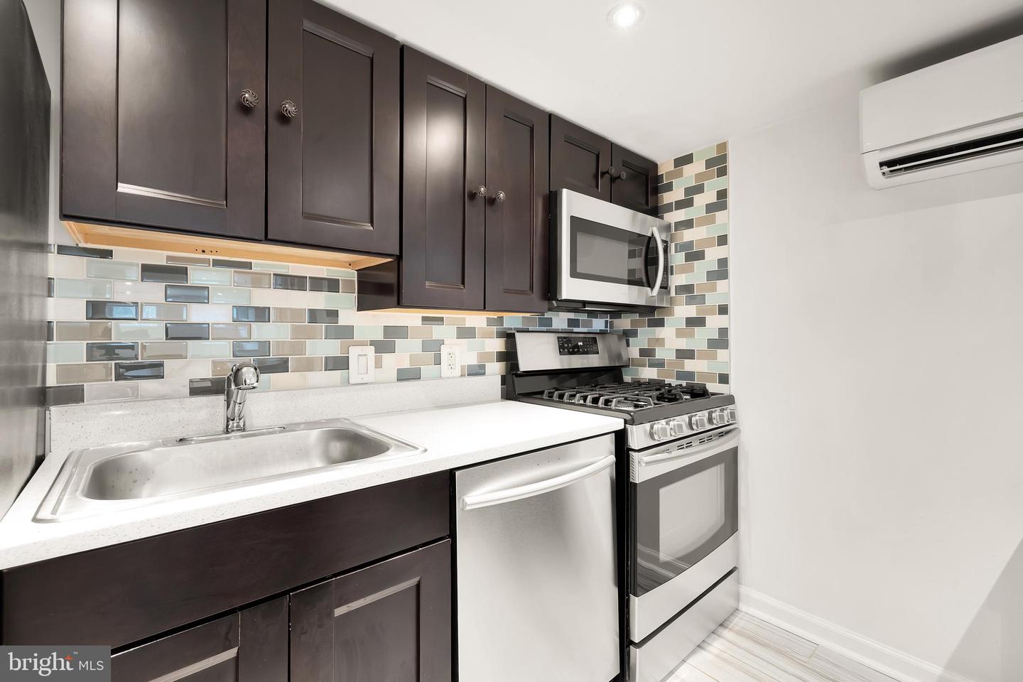 2200 DECATUR PL NW, WASHINGTON, District Of Columbia 20008, 5 Bedrooms Bedrooms, ,4 BathroomsBathrooms,Residential,For sale,2200 DECATUR PL NW,DCDC2201524 MLS # DCDC2201524
