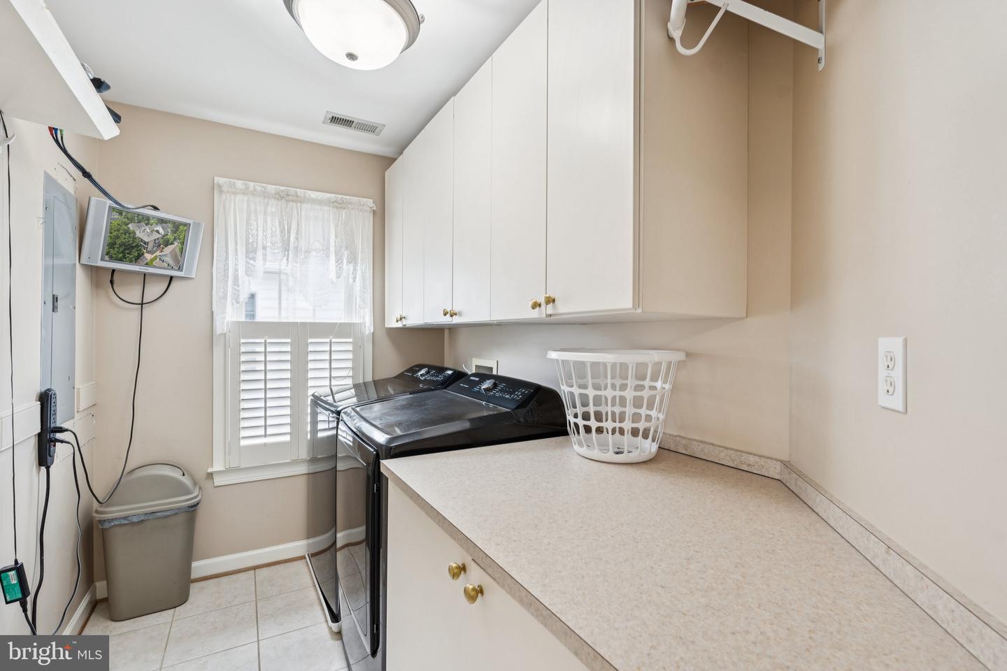 2606 CAROLINE ST, FREDERICKSBURG, Virginia 22401, 3 Bedrooms Bedrooms, ,2 BathroomsBathrooms,Residential,For sale,2606 CAROLINE ST,VAFB2008354 MLS # VAFB2008354