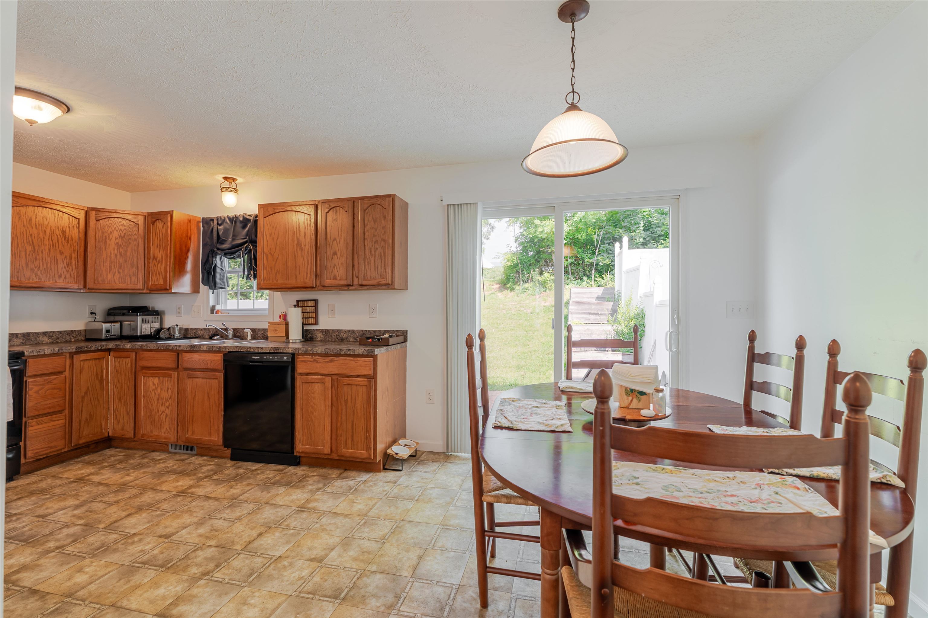 417 MARYLAND AVE, SHENANDOAH, Virginia 22849, 3 Bedrooms Bedrooms, ,2 BathroomsBathrooms,Residential,417 MARYLAND AVE,665562 MLS # 665562