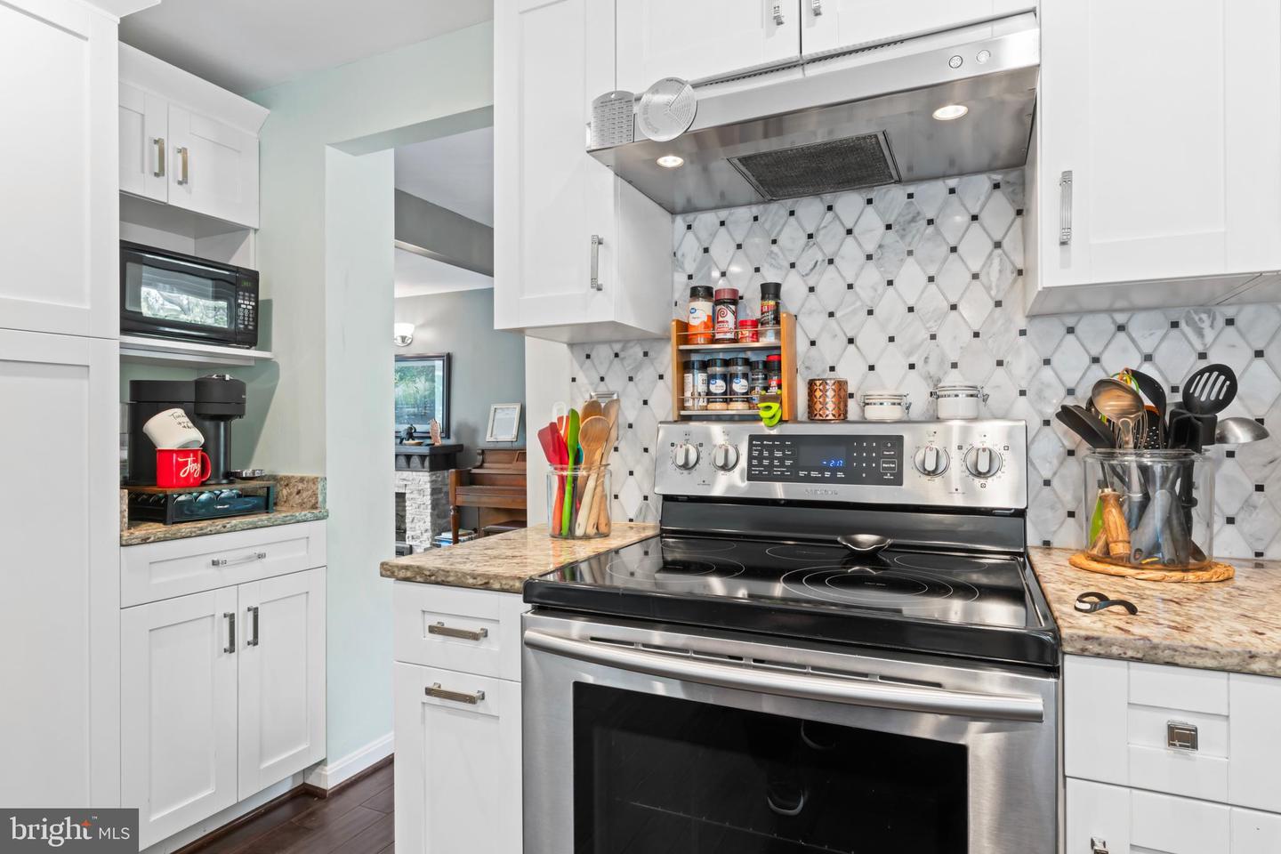 202 TRAIL CT, STERLING, Virginia 20164, 4 Bedrooms Bedrooms, ,3 BathroomsBathrooms,Residential,For sale,202 TRAIL CT,VALO2095424 MLS # VALO2095424