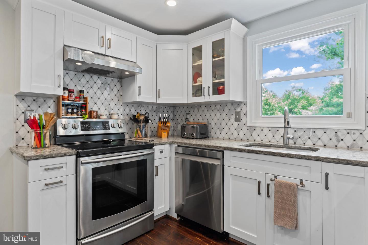 202 TRAIL CT, STERLING, Virginia 20164, 4 Bedrooms Bedrooms, ,3 BathroomsBathrooms,Residential,For sale,202 TRAIL CT,VALO2095424 MLS # VALO2095424