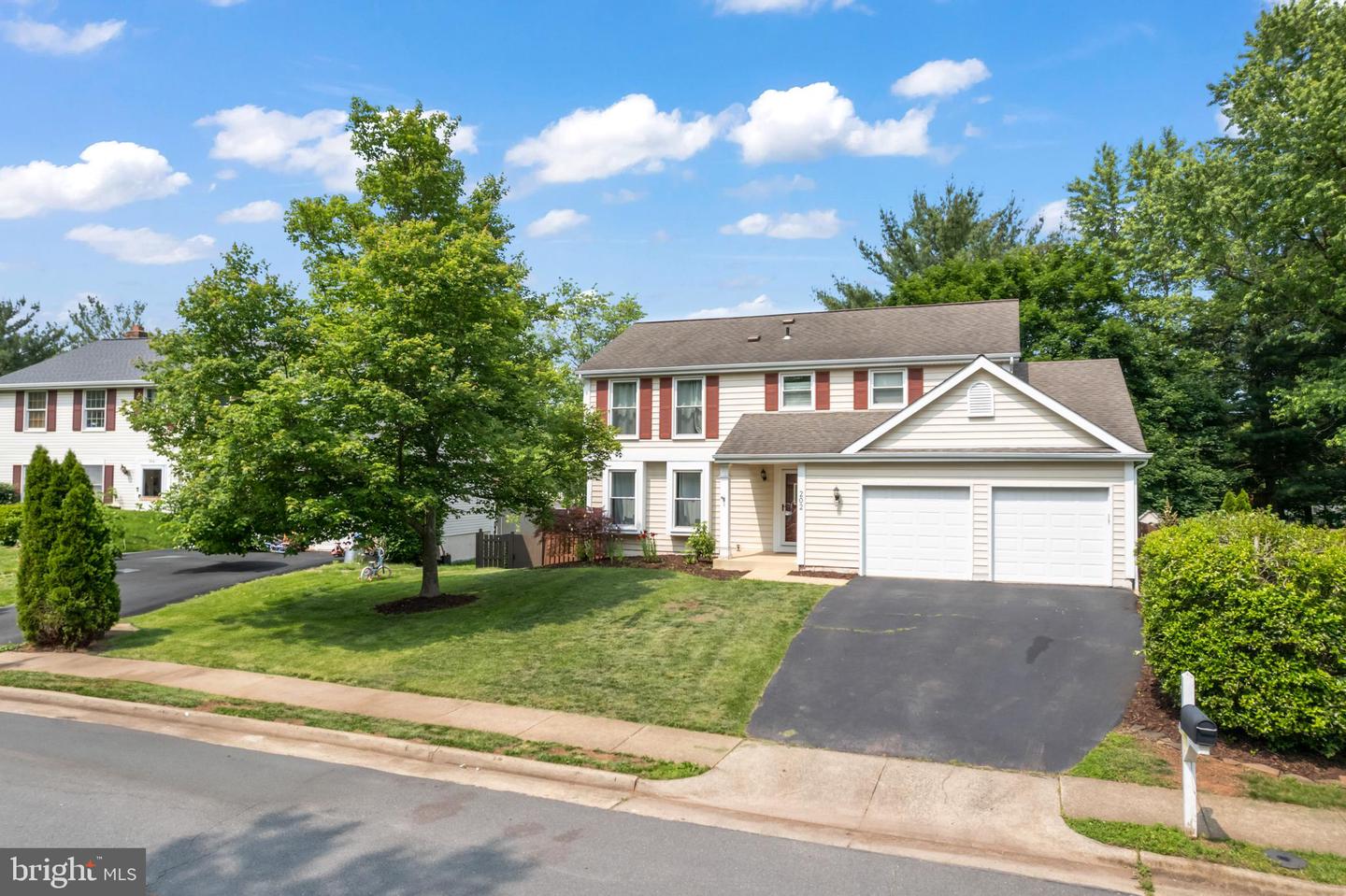 202 TRAIL CT, STERLING, Virginia 20164, 4 Bedrooms Bedrooms, ,3 BathroomsBathrooms,Residential,For sale,202 TRAIL CT,VALO2095424 MLS # VALO2095424
