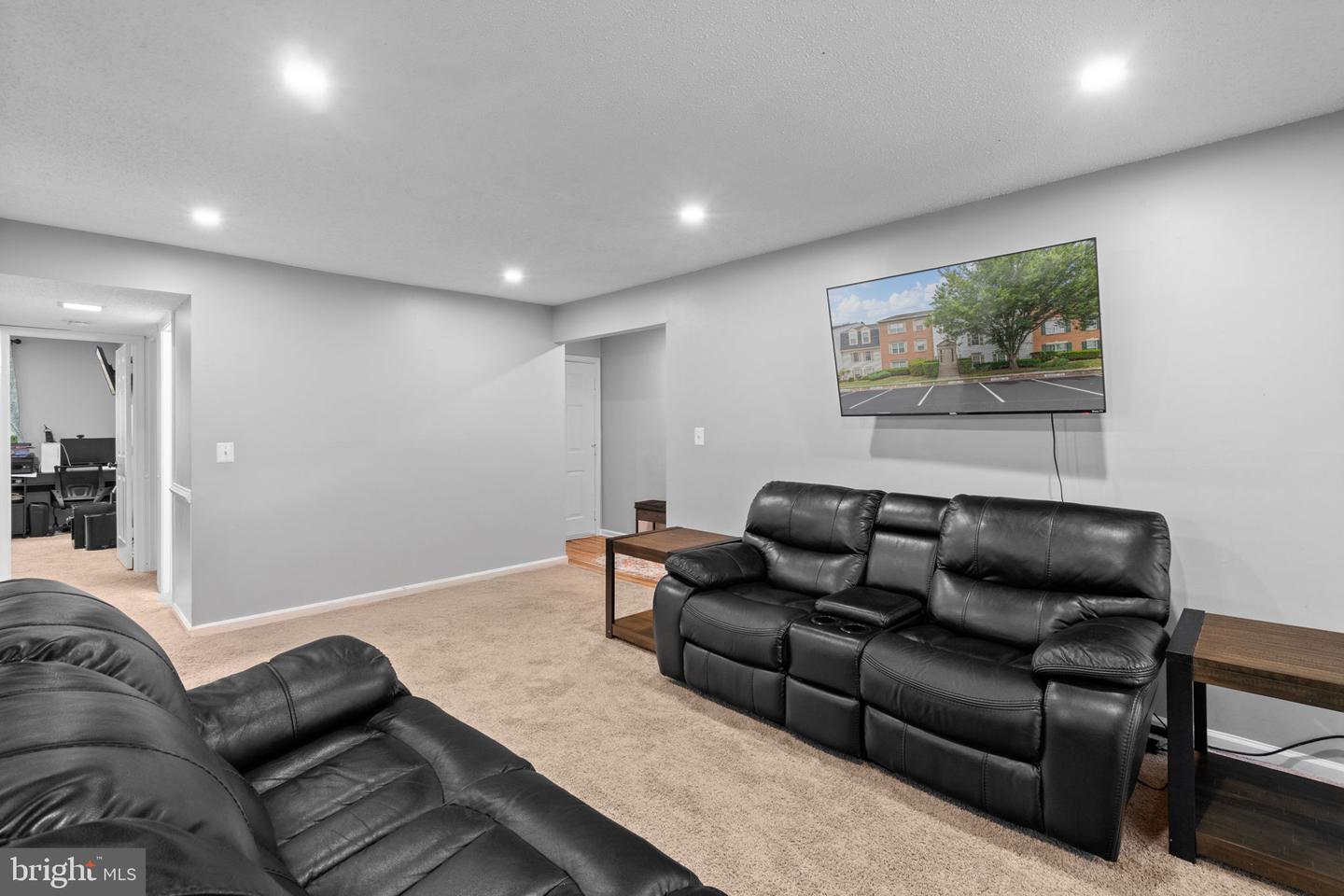 9220 NIKI PL #202, MANASSAS, Virginia 20110, 2 Bedrooms Bedrooms, ,2 BathroomsBathrooms,Residential,For sale,9220 NIKI PL #202,VAMN2008412 MLS # VAMN2008412