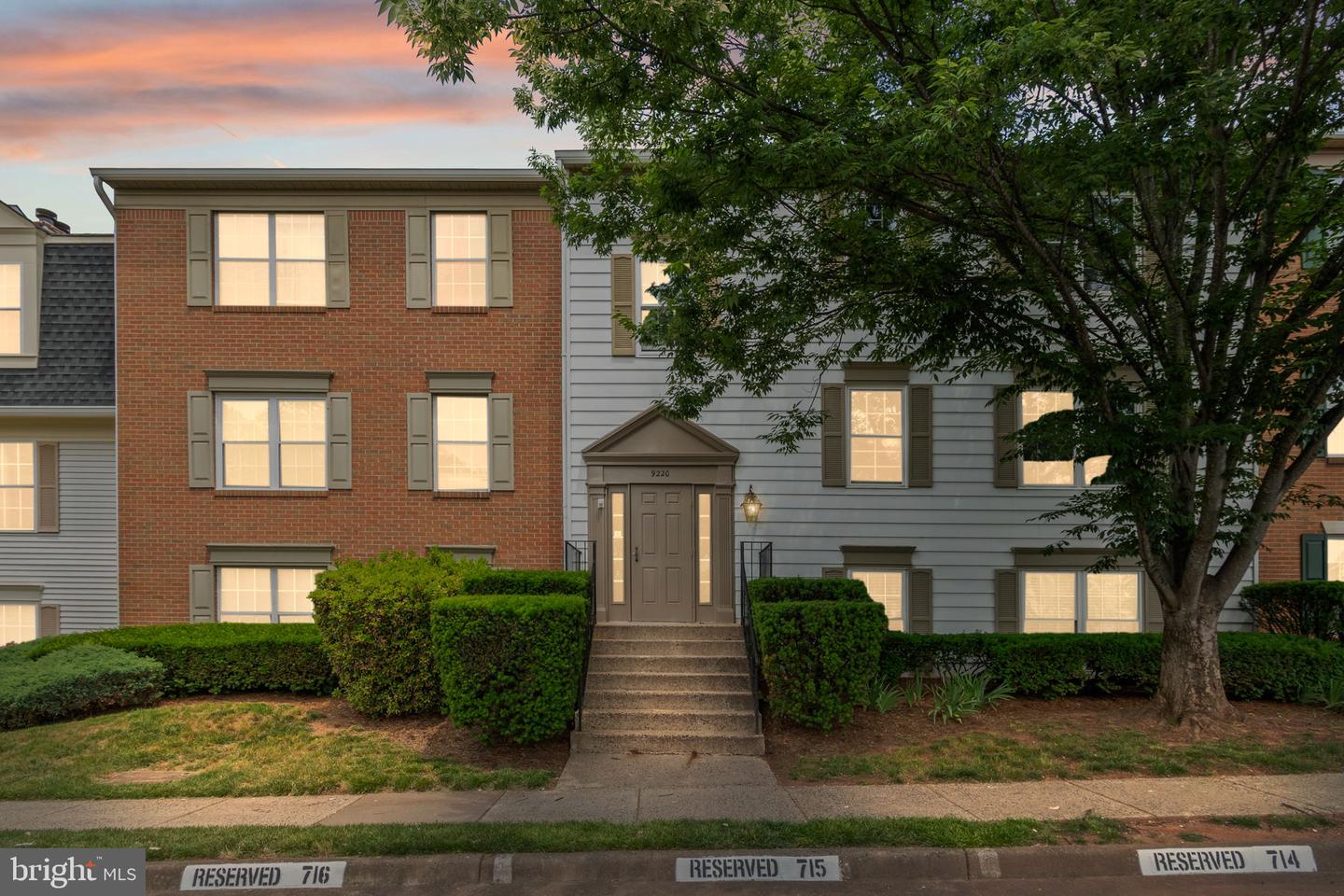 9220 NIKI PL #202, MANASSAS, Virginia 20110, 2 Bedrooms Bedrooms, ,2 BathroomsBathrooms,Residential,For sale,9220 NIKI PL #202,VAMN2008412 MLS # VAMN2008412