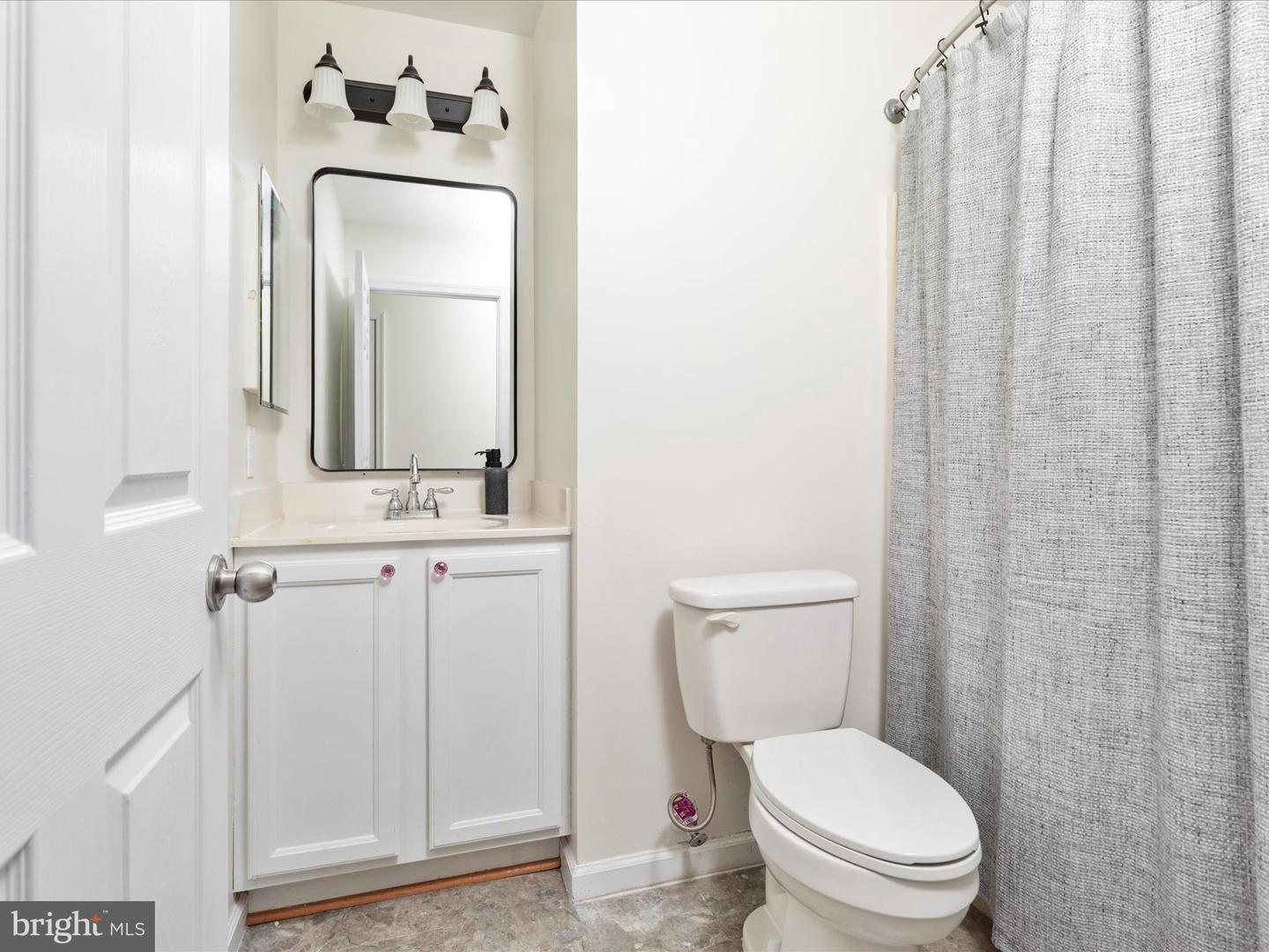 18 BARNETT DR, FRONT ROYAL, Virginia 22630, 3 Bedrooms Bedrooms, ,2 BathroomsBathrooms,Residential,For sale,18 BARNETT DR,VAWR2011306 MLS # VAWR2011306