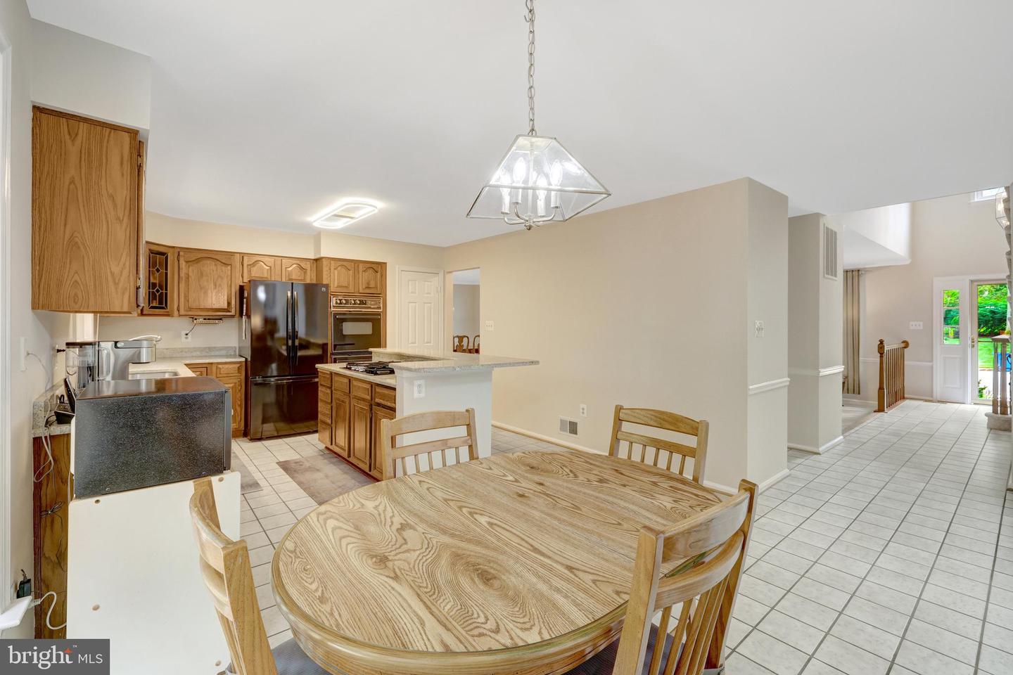 2982 FRANKLIN OAKS DR, HERNDON, Virginia 20171, 4 Bedrooms Bedrooms, ,2 BathroomsBathrooms,Residential,For sale,2982 FRANKLIN OAKS DR,VAFX2244914 MLS # VAFX2244914