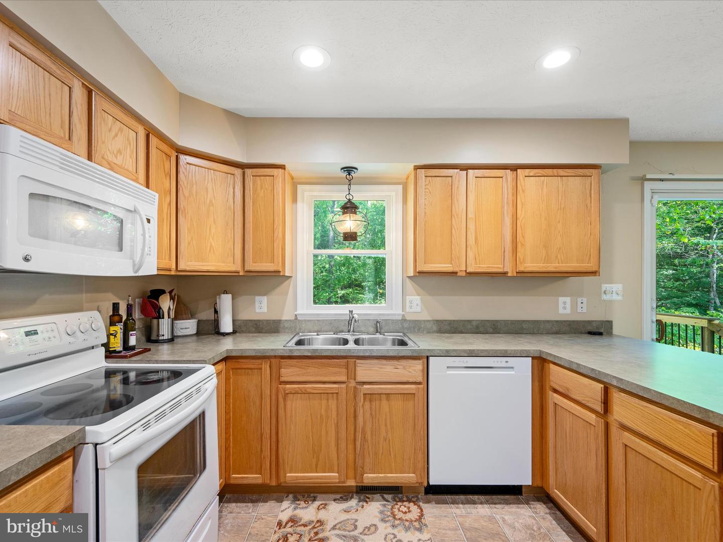 1205 LAKEVIEW DR, CROSS JUNCTION, Virginia 22625, 4 Bedrooms Bedrooms, ,2 BathroomsBathrooms,Residential,For sale,1205 LAKEVIEW DR,VAFV2034614 MLS # VAFV2034614