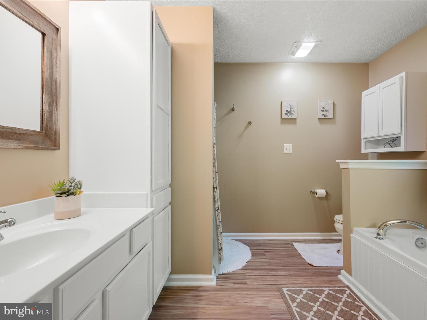 1205 LAKEVIEW DR, CROSS JUNCTION, Virginia 22625, 4 Bedrooms Bedrooms, ,2 BathroomsBathrooms,Residential,For sale,1205 LAKEVIEW DR,VAFV2034614 MLS # VAFV2034614
