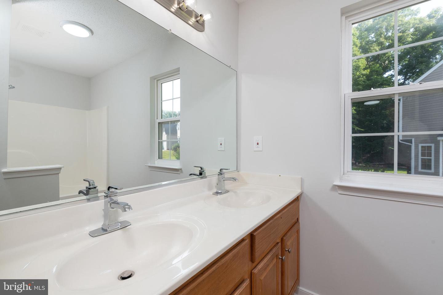 1332 ARBOR RIDGE LN, RICHMOND, Virginia 23223, 4 Bedrooms Bedrooms, ,2 BathroomsBathrooms,Residential,For sale,1332 ARBOR RIDGE LN,VAHN2000954 MLS # VAHN2000954