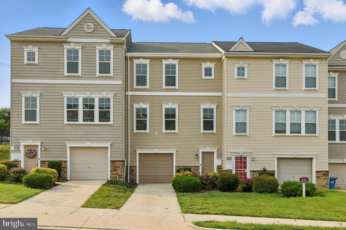 402 WOODCREST DR SE, WASHINGTON, District Of Columbia 20032, 4 Bedrooms Bedrooms, ,2 BathroomsBathrooms,Residential,For sale,402 WOODCREST DR SE,DCDC2204684 MLS # DCDC2204684