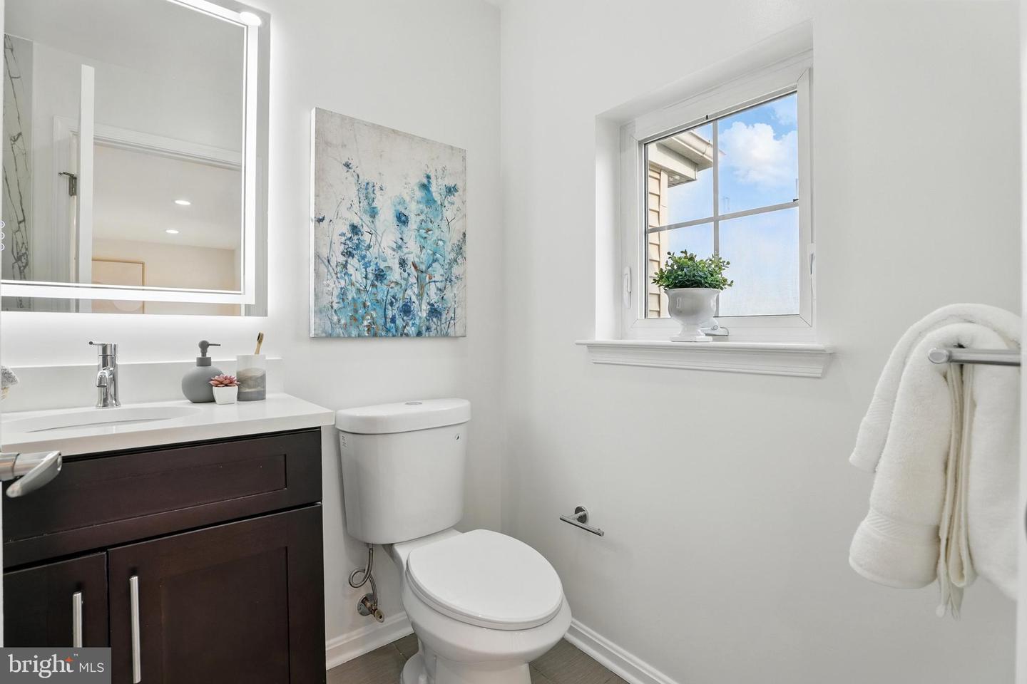 402 WOODCREST DR SE, WASHINGTON, District Of Columbia 20032, 4 Bedrooms Bedrooms, ,2 BathroomsBathrooms,Residential,For sale,402 WOODCREST DR SE,DCDC2204684 MLS # DCDC2204684