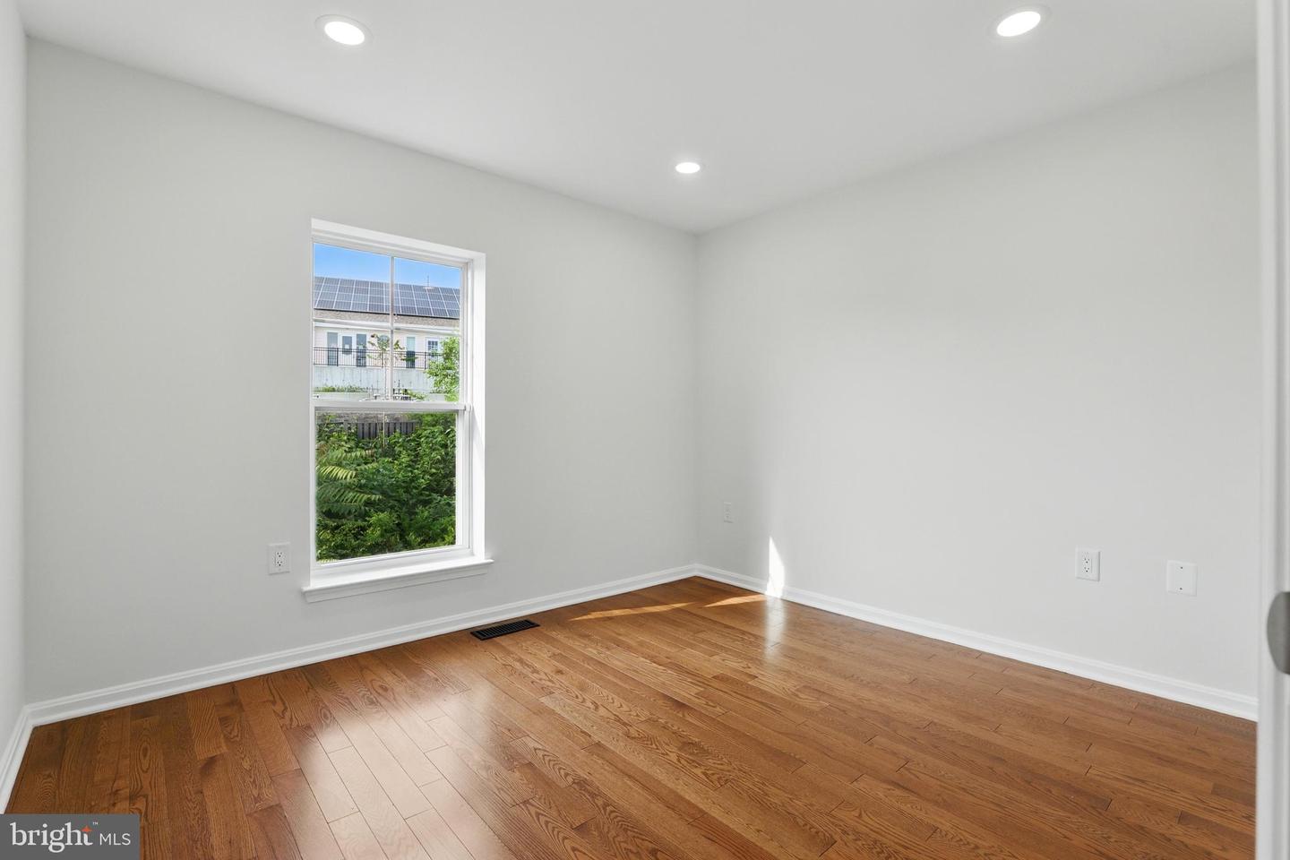 402 WOODCREST DR SE, WASHINGTON, District Of Columbia 20032, 4 Bedrooms Bedrooms, ,2 BathroomsBathrooms,Residential,For sale,402 WOODCREST DR SE,DCDC2204684 MLS # DCDC2204684
