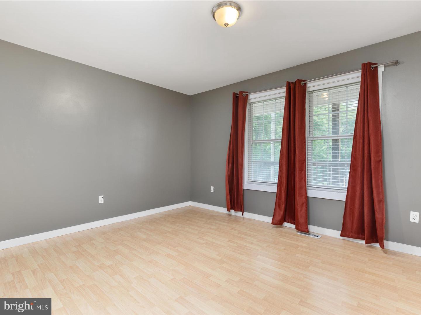 305 WINCHESTER DR, WINCHESTER, Virginia 22602, 2 Bedrooms Bedrooms, ,2 BathroomsBathrooms,Residential,For sale,305 WINCHESTER DR,VAFV2034742 MLS # VAFV2034742