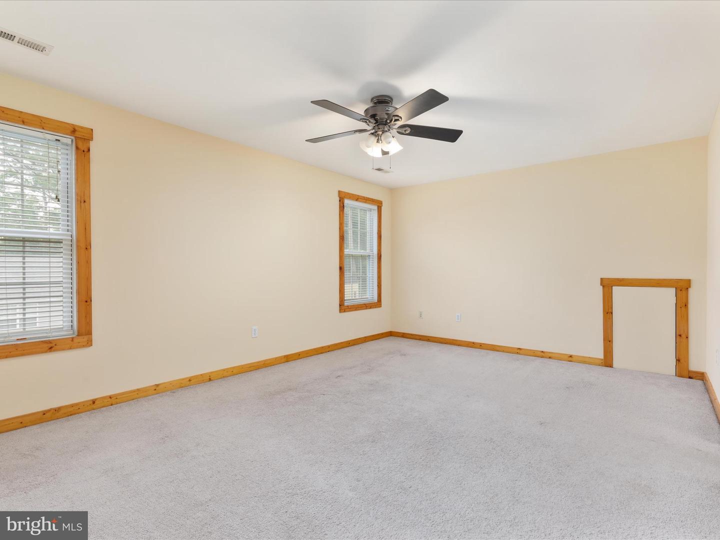 305 WINCHESTER DR, WINCHESTER, Virginia 22602, 2 Bedrooms Bedrooms, ,2 BathroomsBathrooms,Residential,For sale,305 WINCHESTER DR,VAFV2034742 MLS # VAFV2034742