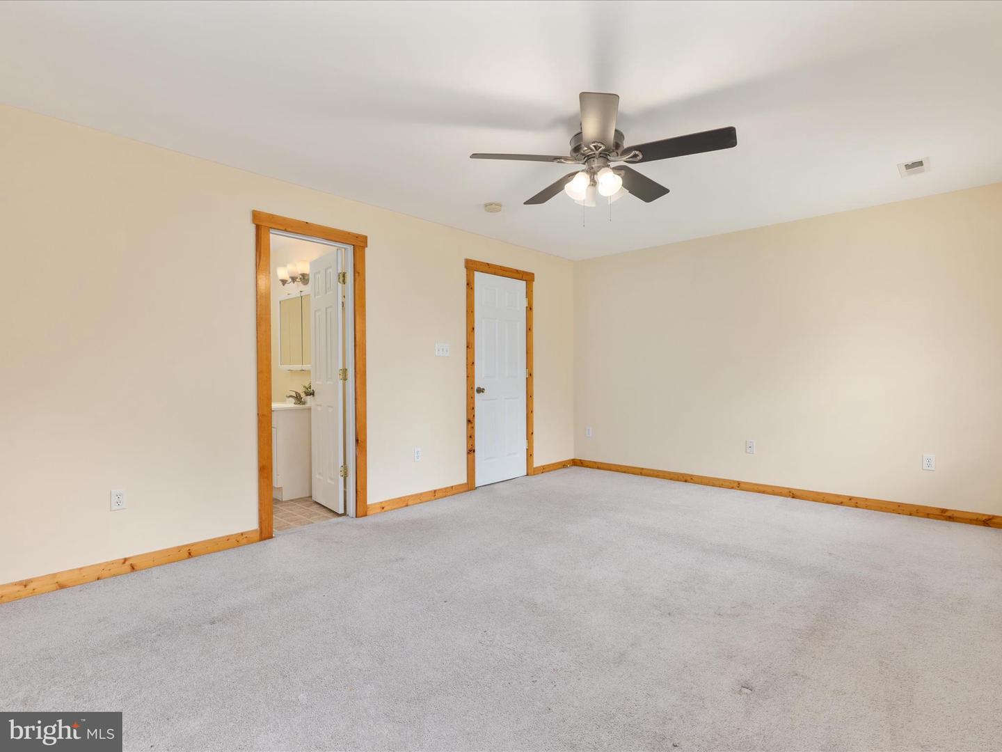305 WINCHESTER DR, WINCHESTER, Virginia 22602, 2 Bedrooms Bedrooms, ,2 BathroomsBathrooms,Residential,For sale,305 WINCHESTER DR,VAFV2034742 MLS # VAFV2034742