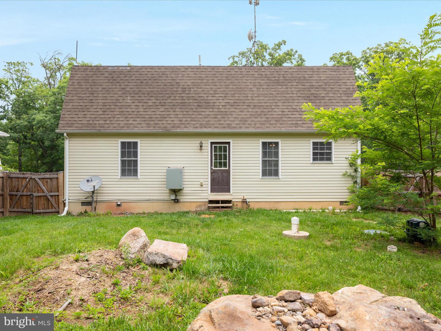 305 WINCHESTER DR, WINCHESTER, Virginia 22602, 2 Bedrooms Bedrooms, ,2 BathroomsBathrooms,Residential,For sale,305 WINCHESTER DR,VAFV2034742 MLS # VAFV2034742