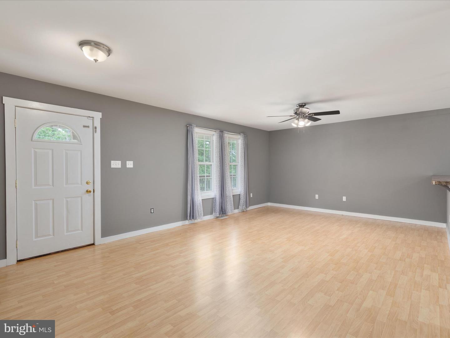 305 WINCHESTER DR, WINCHESTER, Virginia 22602, 2 Bedrooms Bedrooms, ,2 BathroomsBathrooms,Residential,For sale,305 WINCHESTER DR,VAFV2034742 MLS # VAFV2034742