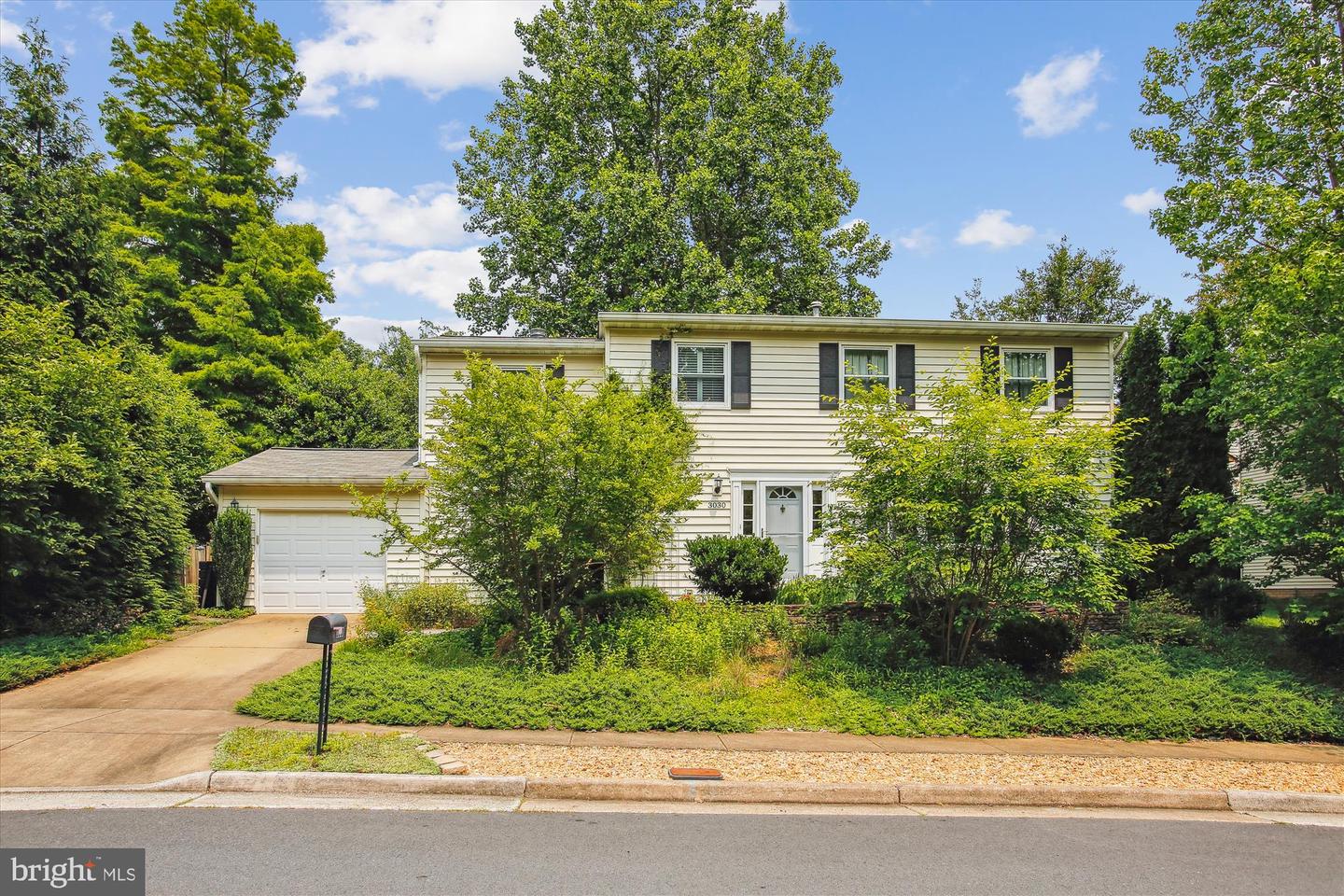 3030 STEVEN MARTIN DR, FAIRFAX, Virginia 22031, 3 Bedrooms Bedrooms, ,2 BathroomsBathrooms,Residential,For sale,3030 STEVEN MARTIN DR,VAFX2246260 MLS # VAFX2246260