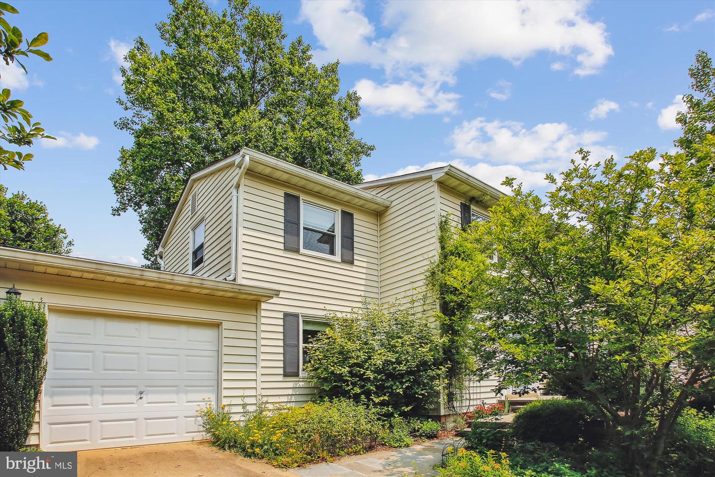 3030 STEVEN MARTIN DR, FAIRFAX, Virginia 22031, 3 Bedrooms Bedrooms, ,2 BathroomsBathrooms,Residential,For sale,3030 STEVEN MARTIN DR,VAFX2246260 MLS # VAFX2246260