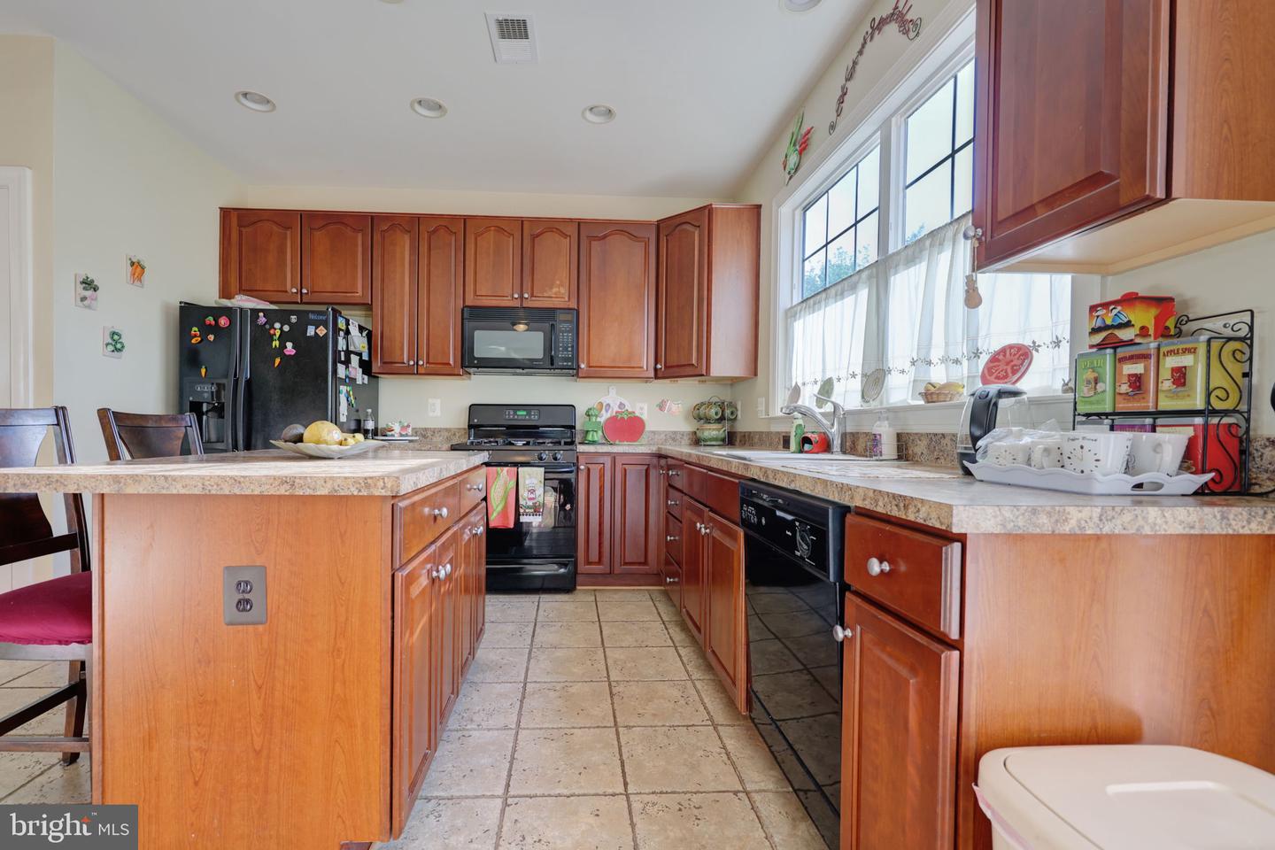8182 COBBLE POND WAY, MANASSAS, Virginia 20111, 4 Bedrooms Bedrooms, ,3 BathroomsBathrooms,Residential,For sale,8182 COBBLE POND WAY,VAPW2096622 MLS # VAPW2096622