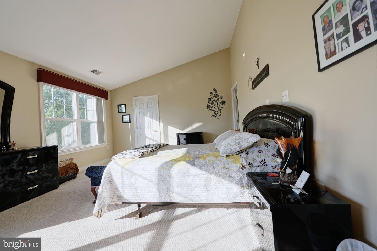 8182 COBBLE POND WAY, MANASSAS, Virginia 20111, 4 Bedrooms Bedrooms, ,3 BathroomsBathrooms,Residential,For sale,8182 COBBLE POND WAY,VAPW2096622 MLS # VAPW2096622