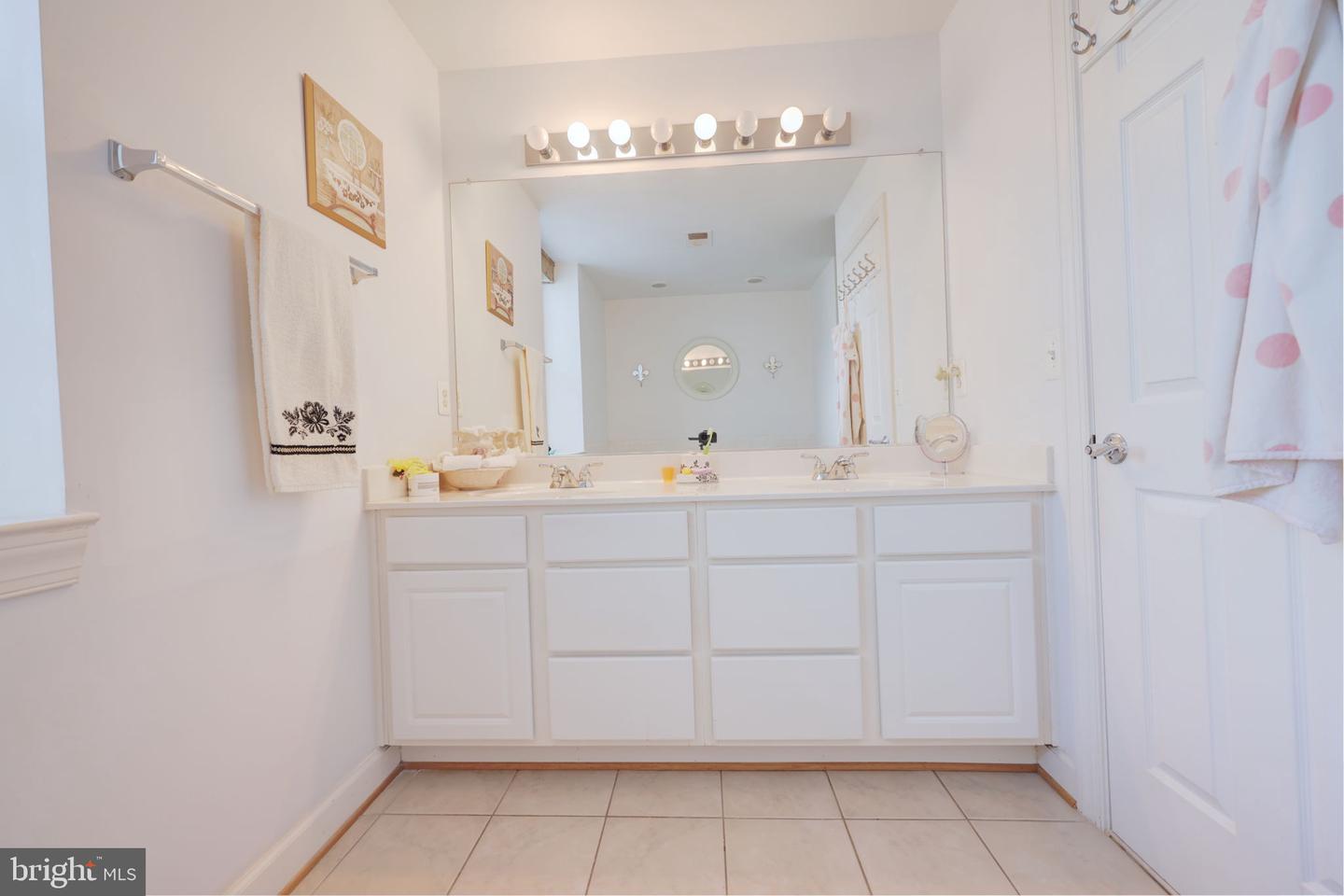 8182 COBBLE POND WAY, MANASSAS, Virginia 20111, 4 Bedrooms Bedrooms, ,3 BathroomsBathrooms,Residential,For sale,8182 COBBLE POND WAY,VAPW2096622 MLS # VAPW2096622