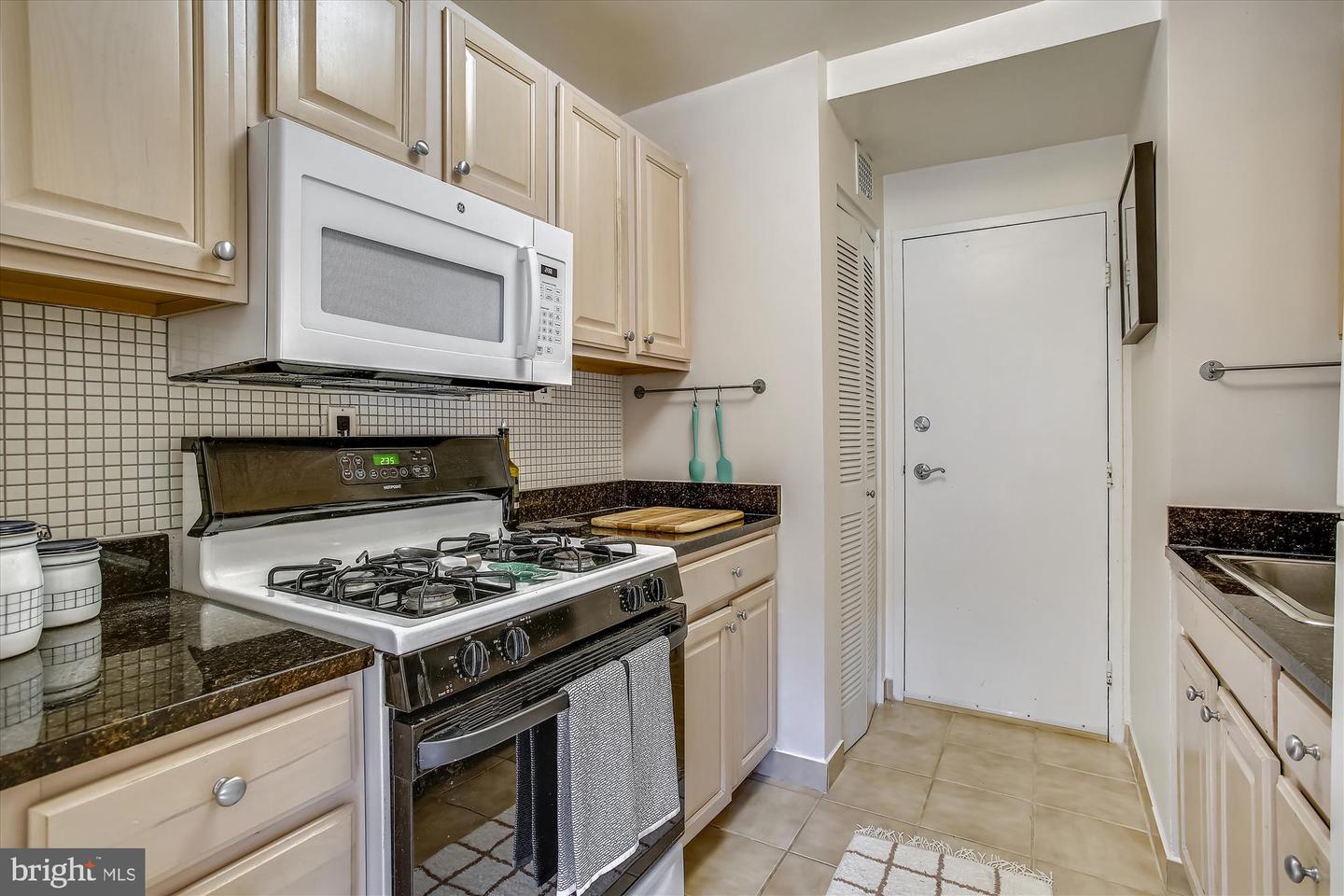 3900 TUNLAW RD NW #118, WASHINGTON, District Of Columbia 20007, 1 Bedroom Bedrooms, ,1 BathroomBathrooms,Residential,For sale,3900 TUNLAW RD NW #118,DCDC2204806 MLS # DCDC2204806