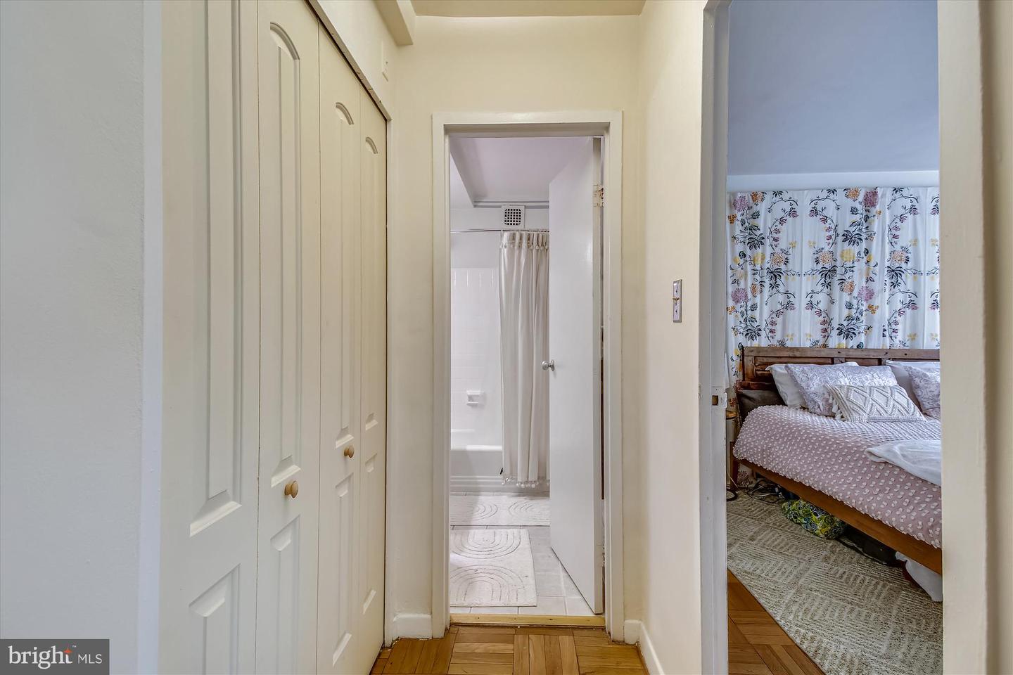 3900 TUNLAW RD NW #118, WASHINGTON, District Of Columbia 20007, 1 Bedroom Bedrooms, ,1 BathroomBathrooms,Residential,For sale,3900 TUNLAW RD NW #118,DCDC2204806 MLS # DCDC2204806