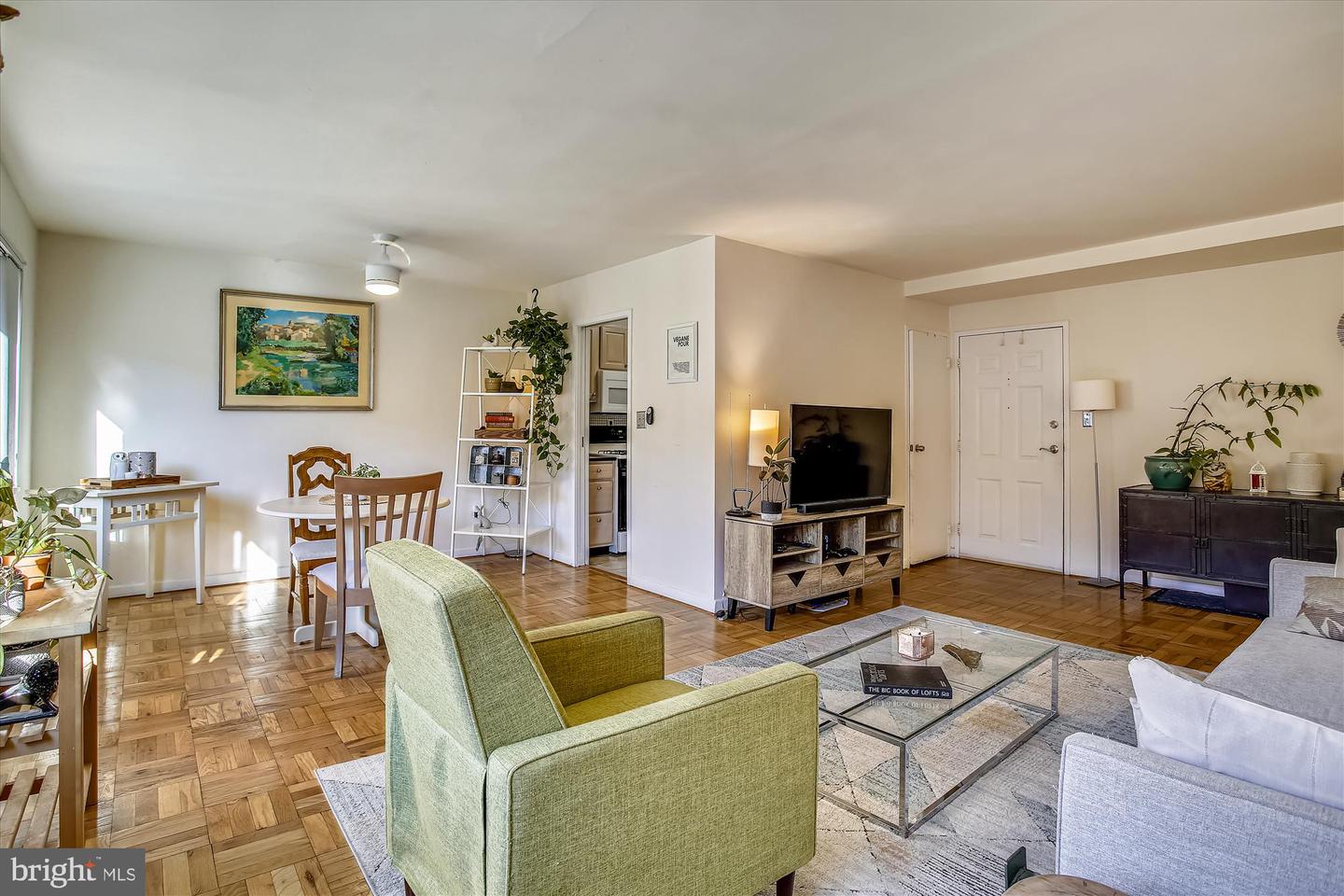 3900 TUNLAW RD NW #118, WASHINGTON, District Of Columbia 20007, 1 Bedroom Bedrooms, ,1 BathroomBathrooms,Residential,For sale,3900 TUNLAW RD NW #118,DCDC2204806 MLS # DCDC2204806