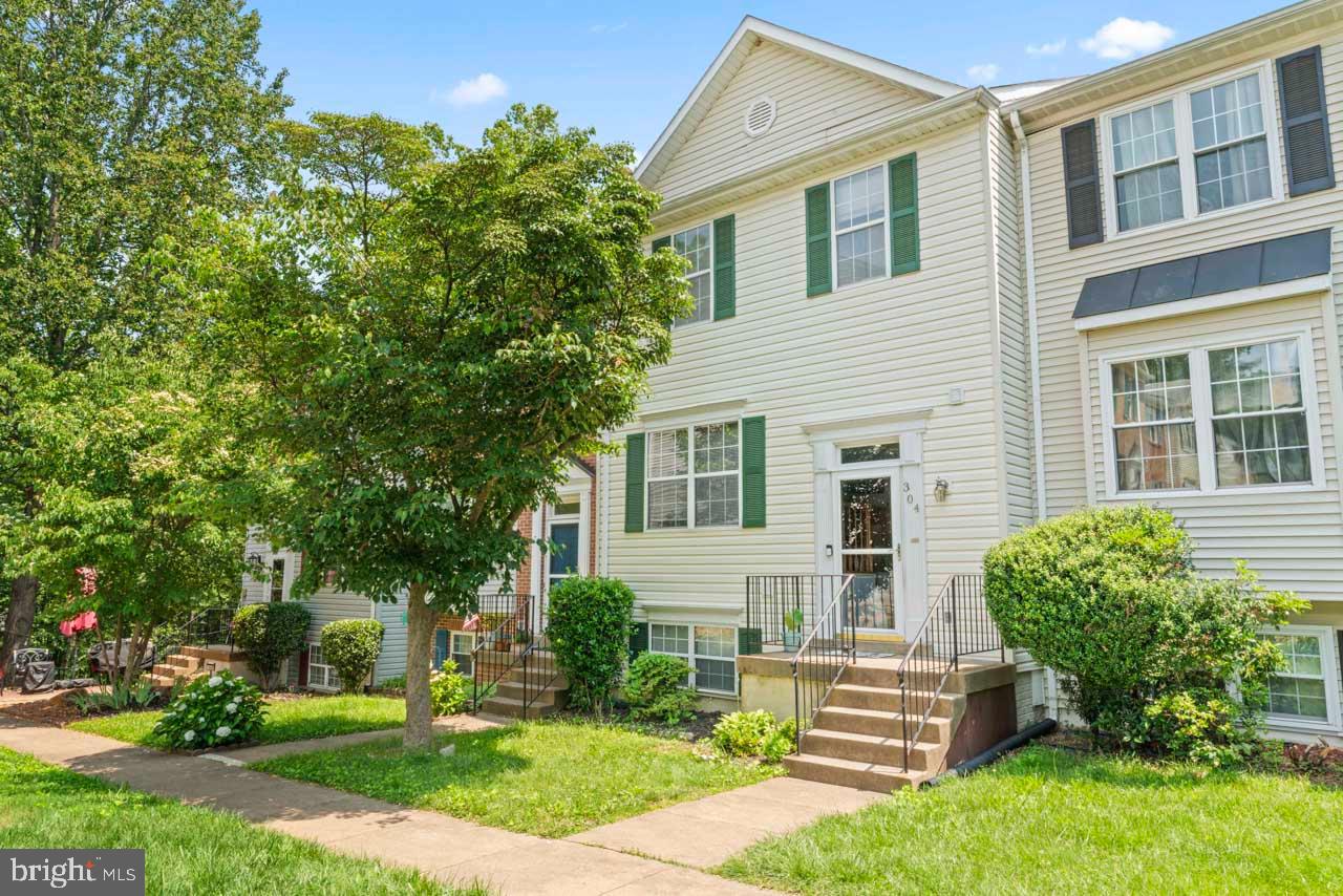 304 RUGBY RD, FREDERICKSBURG, Virginia 22406, 3 Bedrooms Bedrooms, ,3 BathroomsBathrooms,Residential,For sale,304 RUGBY RD,VAST2039658 MLS # VAST2039658