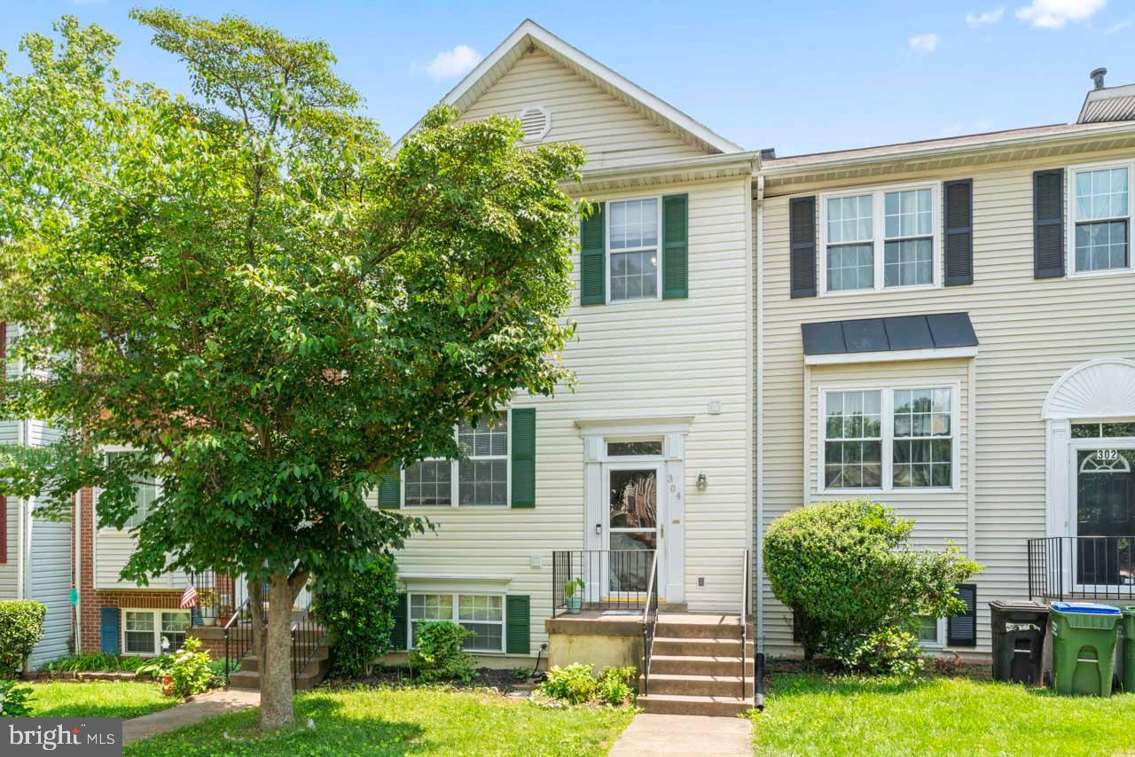304 RUGBY RD, FREDERICKSBURG, Virginia 22406, 3 Bedrooms Bedrooms, ,3 BathroomsBathrooms,Residential,For sale,304 RUGBY RD,VAST2039658 MLS # VAST2039658