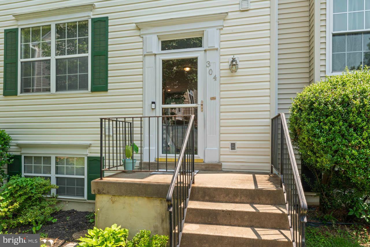 304 RUGBY RD, FREDERICKSBURG, Virginia 22406, 3 Bedrooms Bedrooms, ,3 BathroomsBathrooms,Residential,For sale,304 RUGBY RD,VAST2039658 MLS # VAST2039658