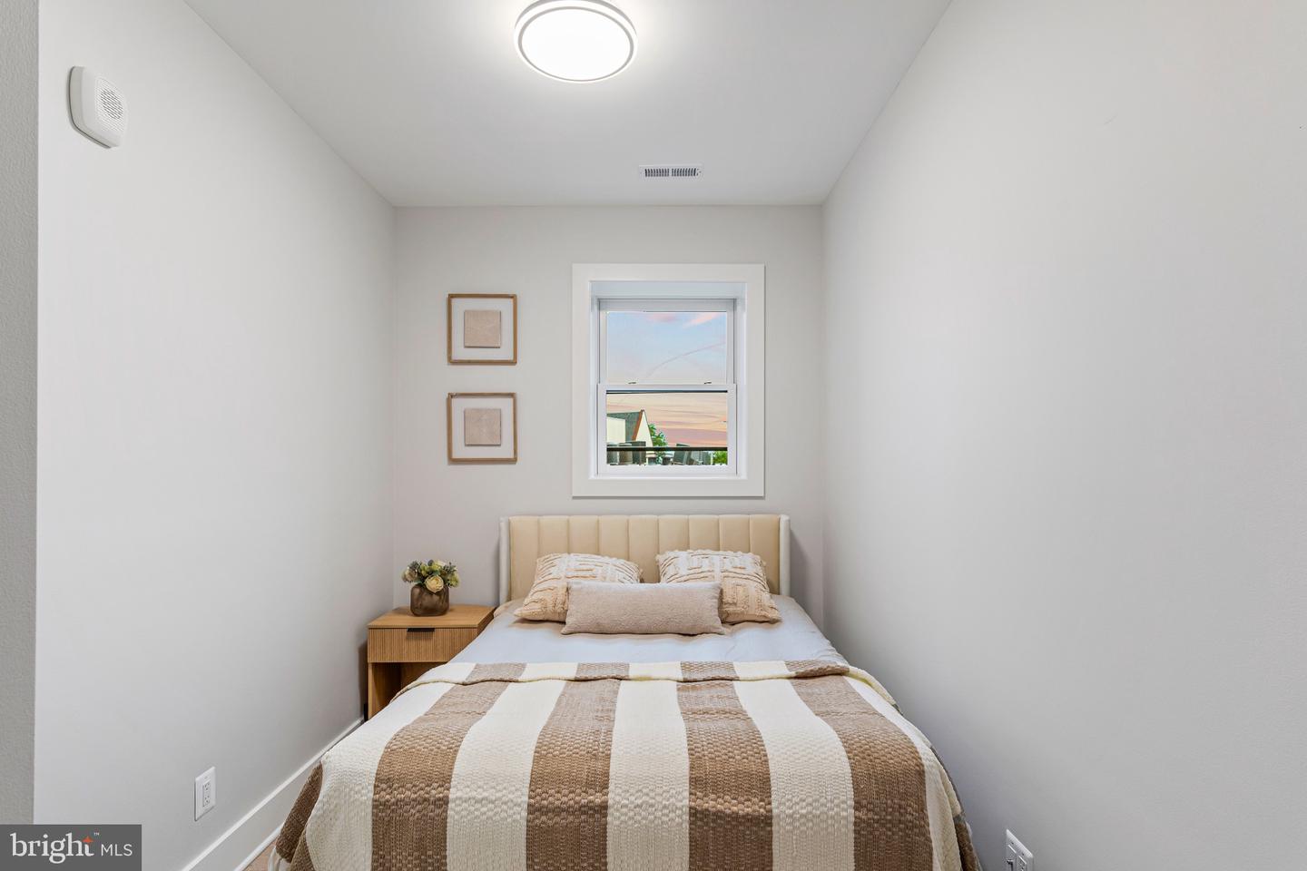1724 CONNECTICUT AVE NW #5, WASHINGTON, District Of Columbia 20009, 2 Bedrooms Bedrooms, ,1 BathroomBathrooms,Residential,For sale,1724 CONNECTICUT AVE NW #5,DCDC2204870 MLS # DCDC2204870