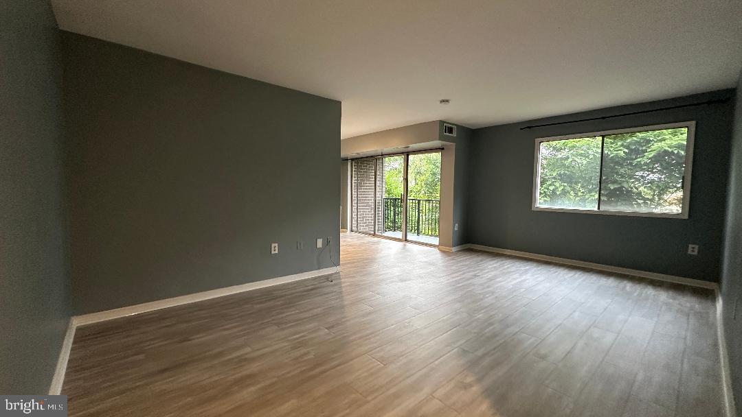 12703 LOTTE DR #102, WOODBRIDGE, Virginia 22192, 1 Bedroom Bedrooms, ,1 BathroomBathrooms,Residential,For sale,12703 LOTTE DR #102,VAPW2096670 MLS # VAPW2096670