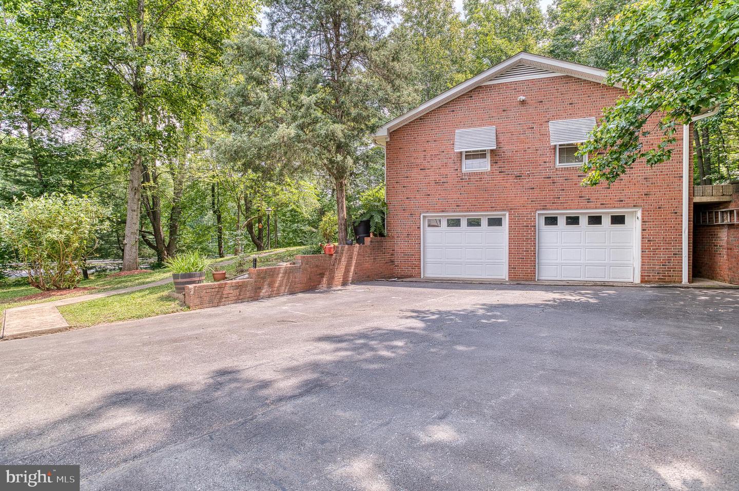 18305 FOX MOUNTAIN LN, CULPEPER, Virginia 22701, 3 Bedrooms Bedrooms, ,2 BathroomsBathrooms,Residential,For sale,18305 FOX MOUNTAIN LN,VACU2010746 MLS # VACU2010746
