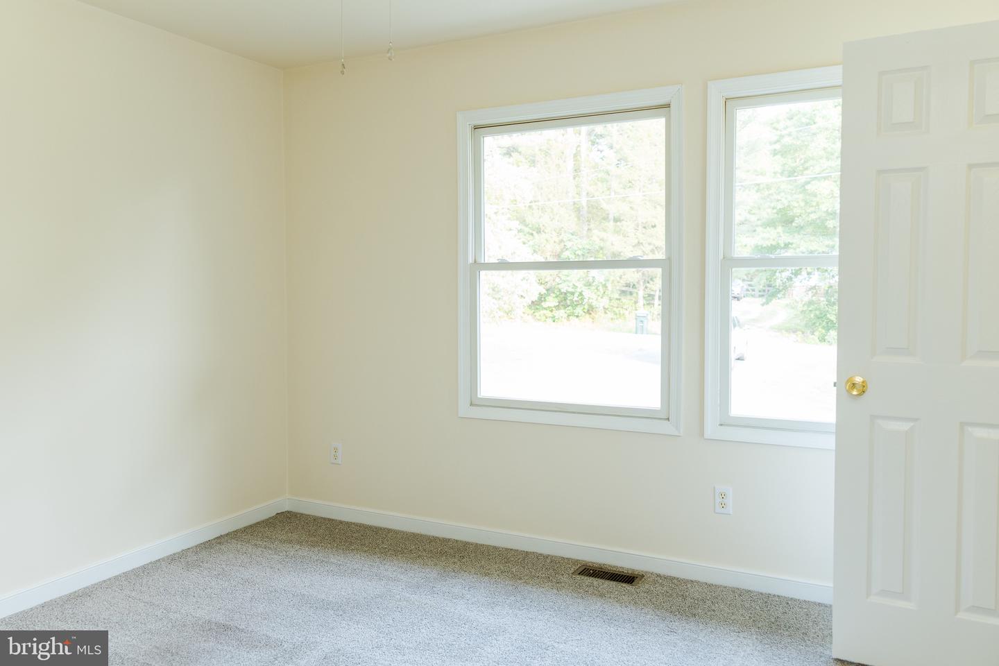 238 ADMIRAL DR, RUTHER GLEN, Virginia 22546, 2 Bedrooms Bedrooms, ,1 BathroomBathrooms,Residential,For sale,238 ADMIRAL DR,VACV2008286 MLS # VACV2008286