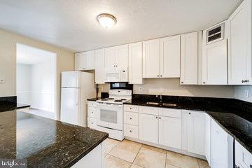 205 YOAKUM PKWY #810, ALEXANDRIA, Virginia 22304, 2 Bedrooms Bedrooms, ,1 BathroomBathrooms,Residential,For sale,205 YOAKUM PKWY #810,VAAX2046332 MLS # VAAX2046332