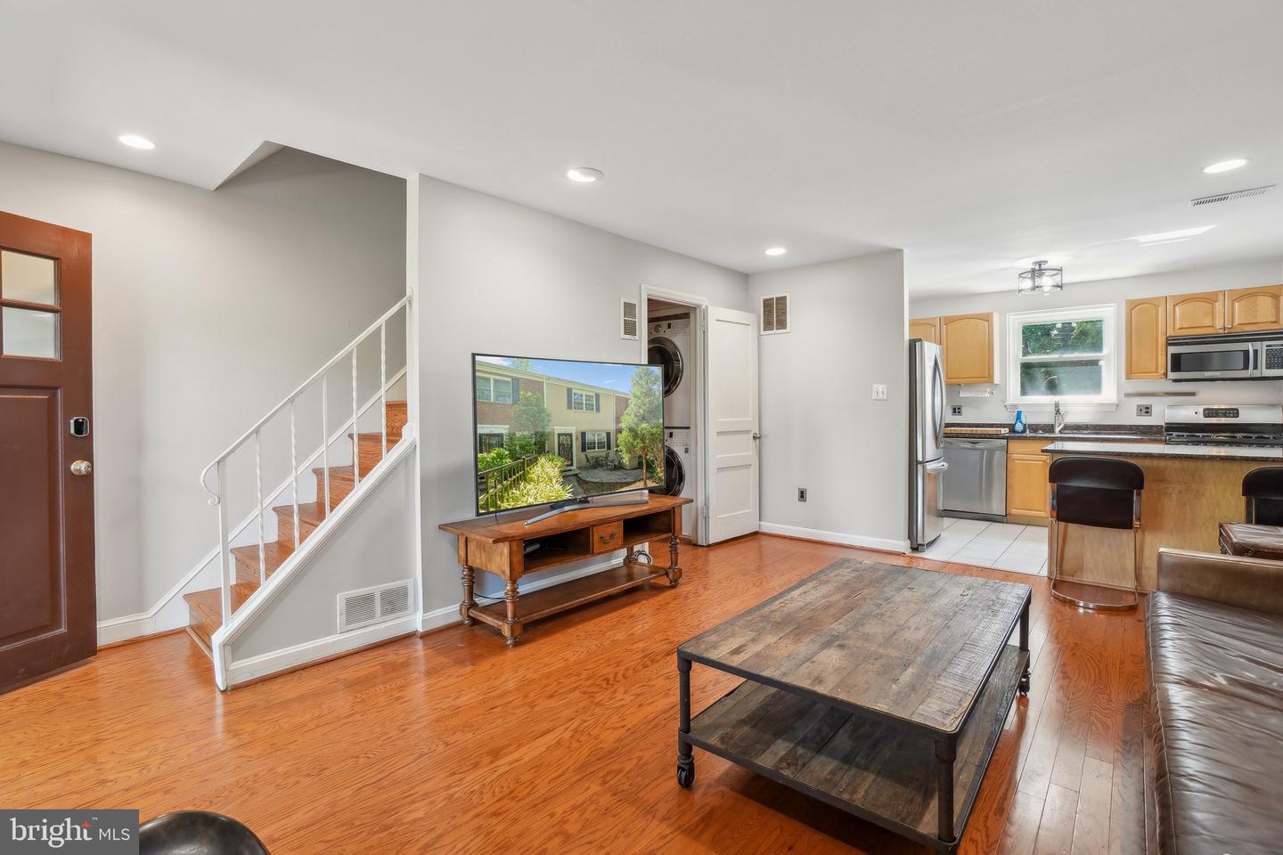 53 MOUNT VERNON AVE, ALEXANDRIA, Virginia 22301, 2 Bedrooms Bedrooms, ,1 BathroomBathrooms,Residential,For sale,53 MOUNT VERNON AVE,VAAX2045196 MLS # VAAX2045196