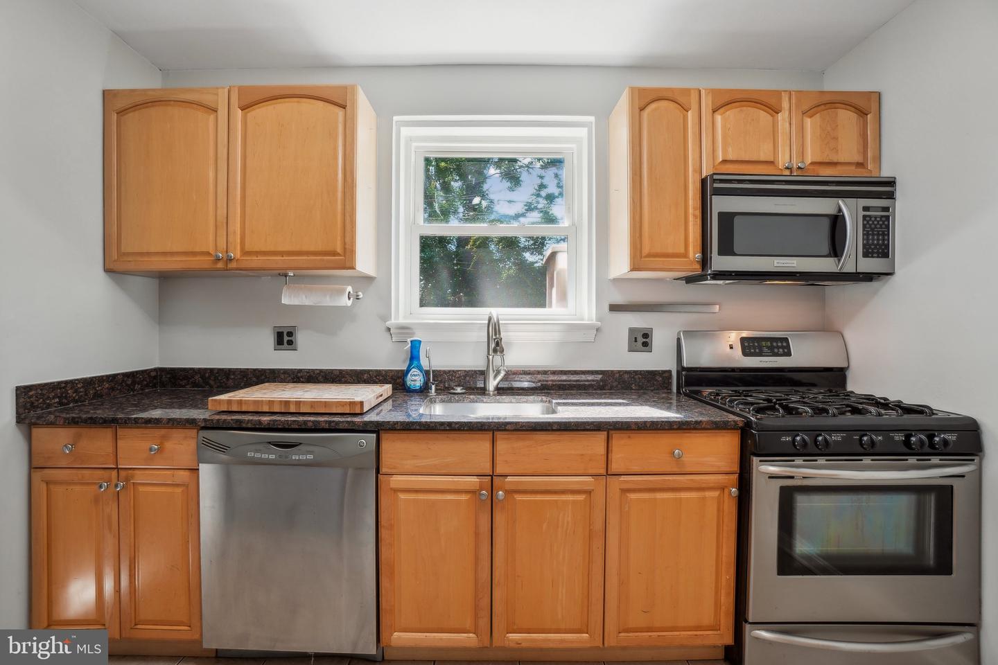 53 MOUNT VERNON AVE, ALEXANDRIA, Virginia 22301, 2 Bedrooms Bedrooms, ,1 BathroomBathrooms,Residential,For sale,53 MOUNT VERNON AVE,VAAX2045196 MLS # VAAX2045196