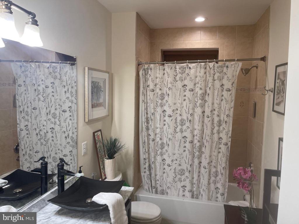 4113 WOODLAND RD, ANNANDALE, Virginia 22003, 6 Bedrooms Bedrooms, ,6 BathroomsBathrooms,Residential,For sale,4113 WOODLAND RD,VAFX2241884 MLS # VAFX2241884