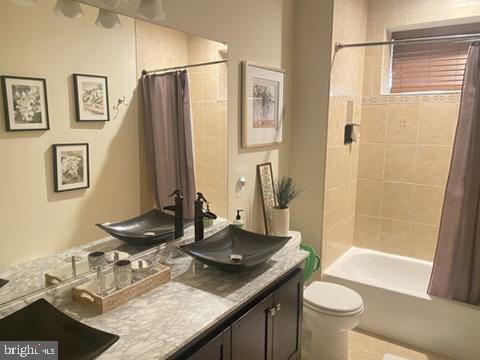 4113 WOODLAND RD, ANNANDALE, Virginia 22003, 6 Bedrooms Bedrooms, ,6 BathroomsBathrooms,Residential,For sale,4113 WOODLAND RD,VAFX2241884 MLS # VAFX2241884